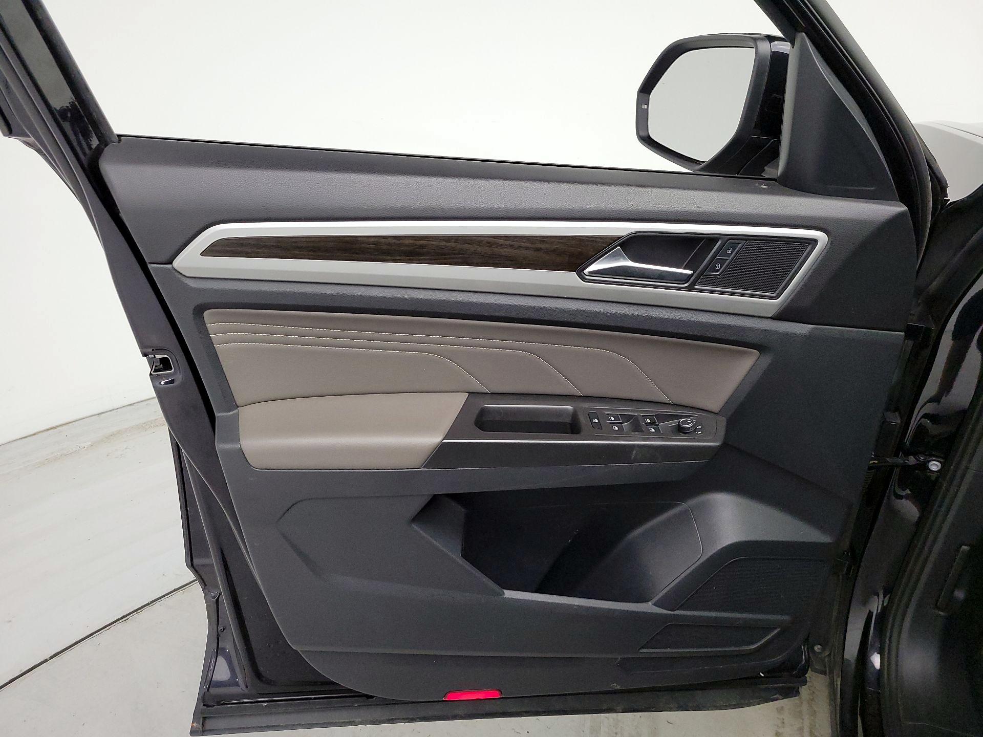 Thumbnail: 2022 Volkswagen Atlas - 12