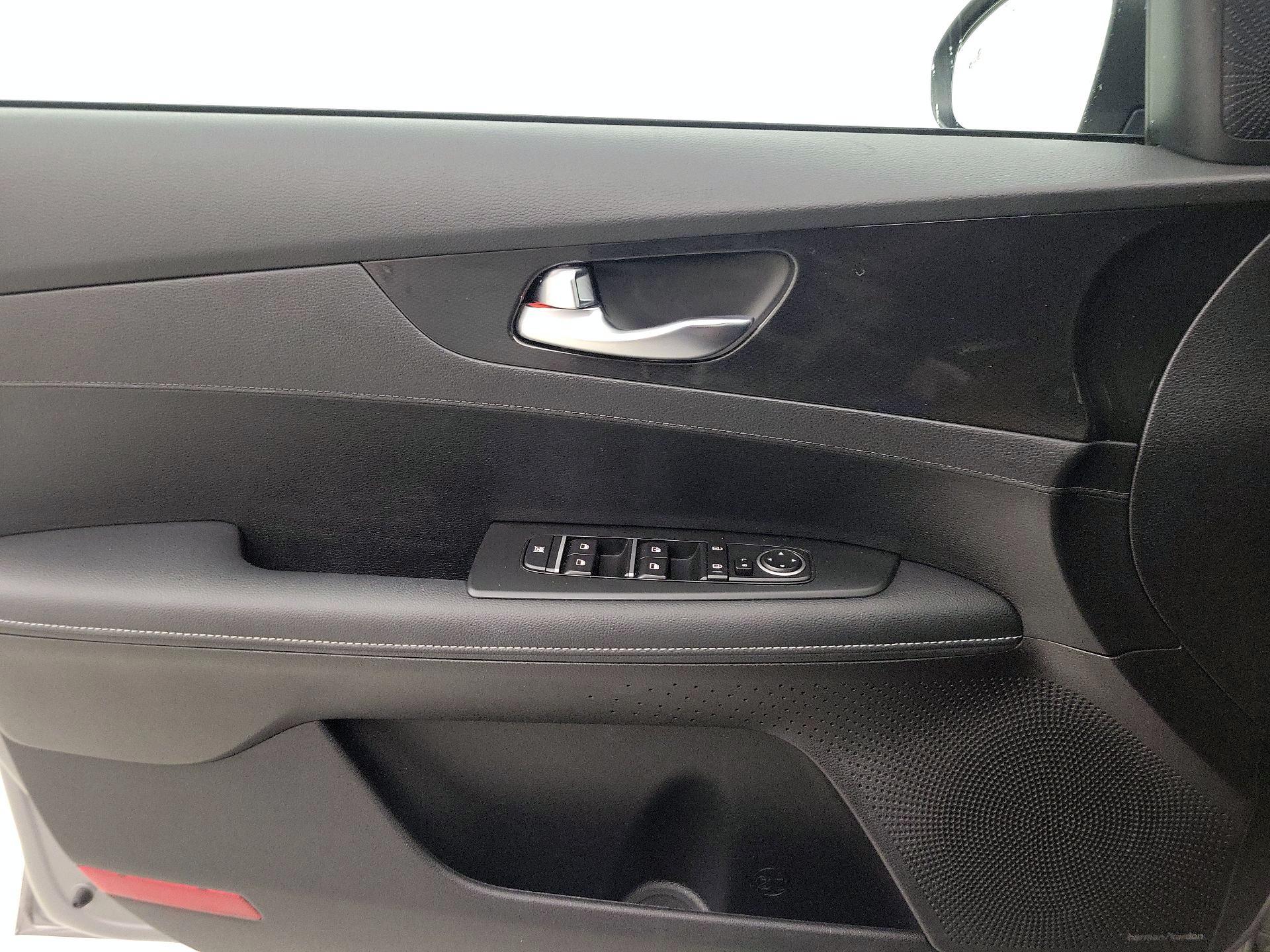 Thumbnail: 2024 Kia Forte - 12