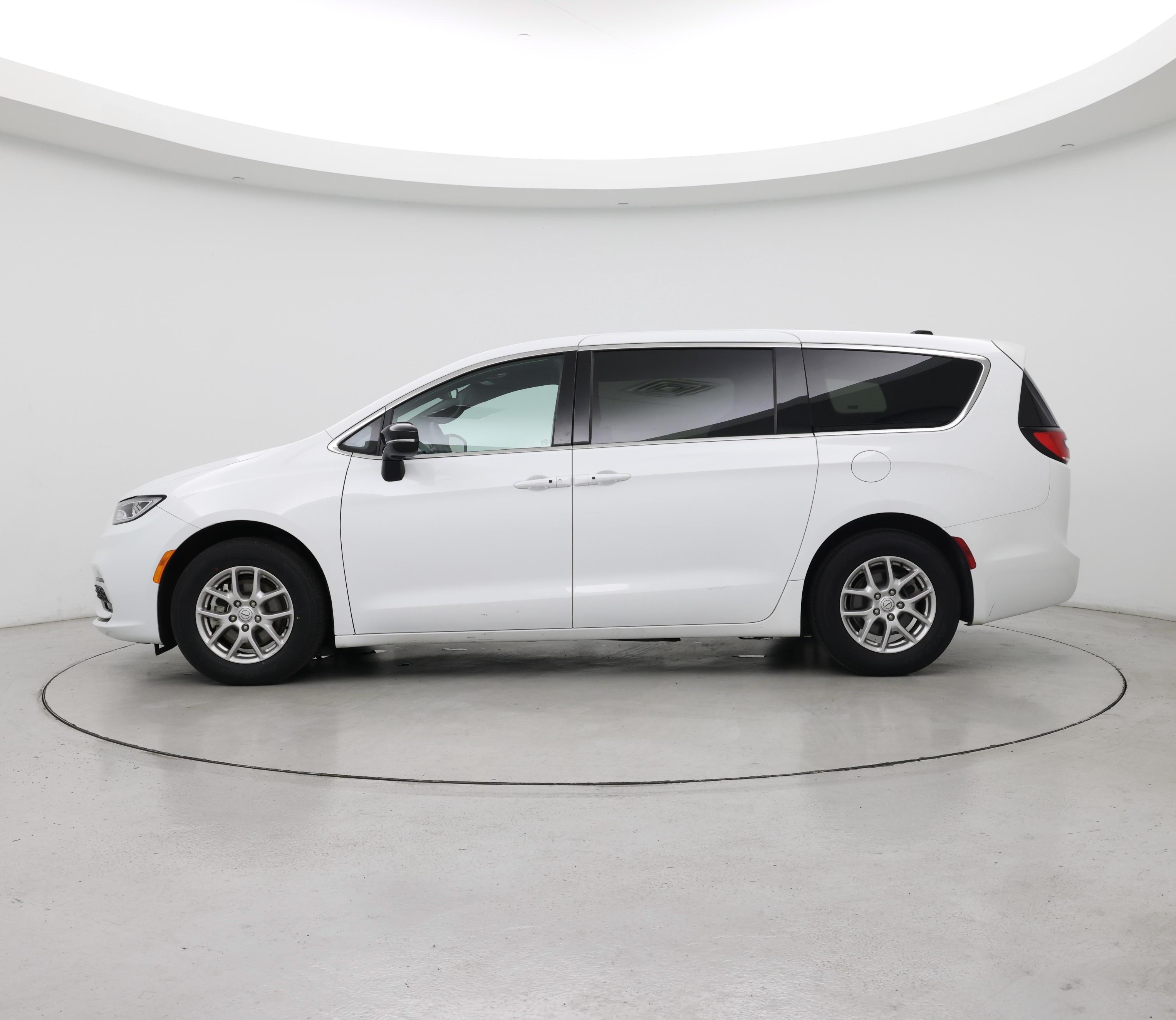 Thumbnail: 2025 Chrysler Pacifica - 3