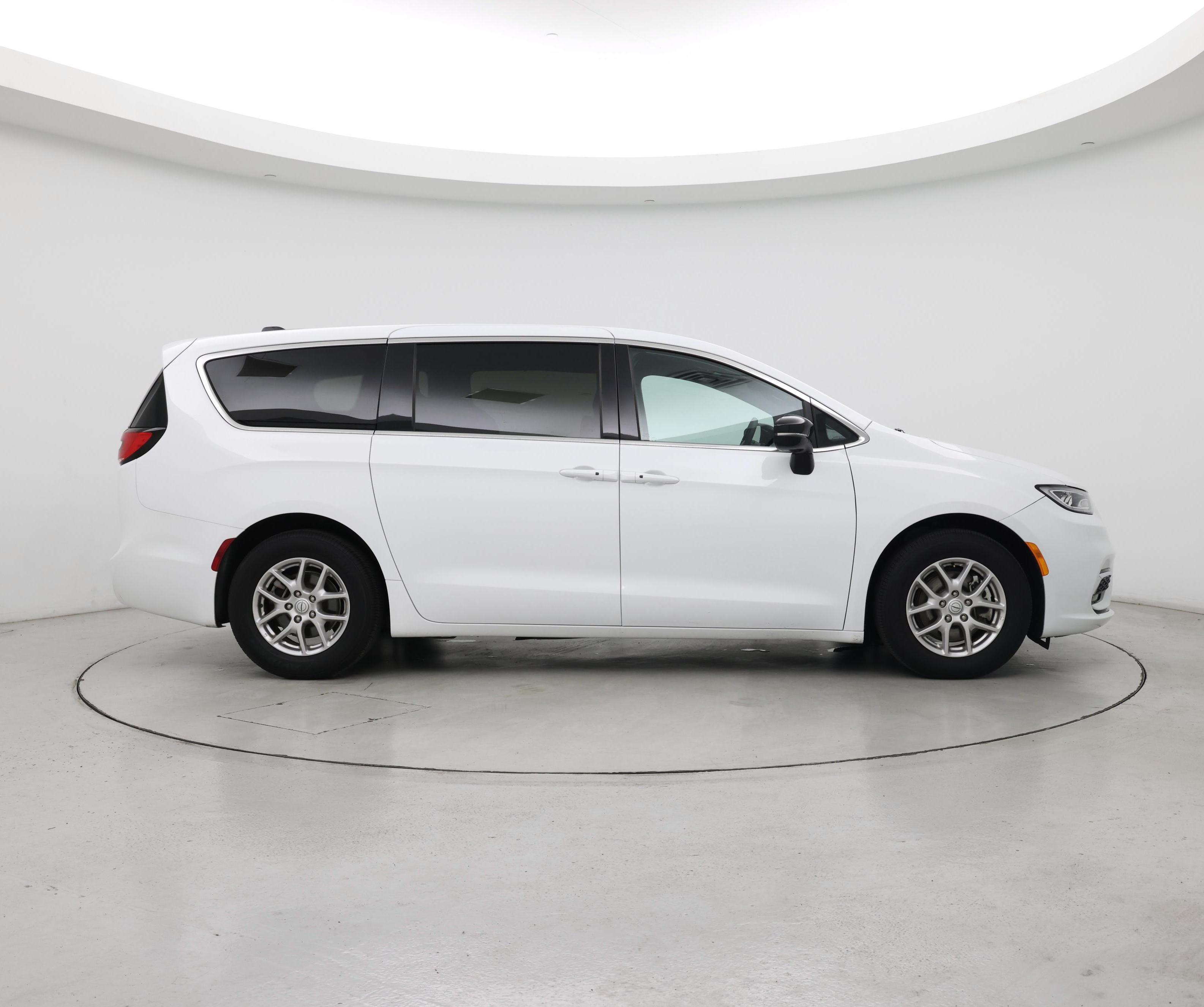 Thumbnail: 2025 Chrysler Pacifica - 7