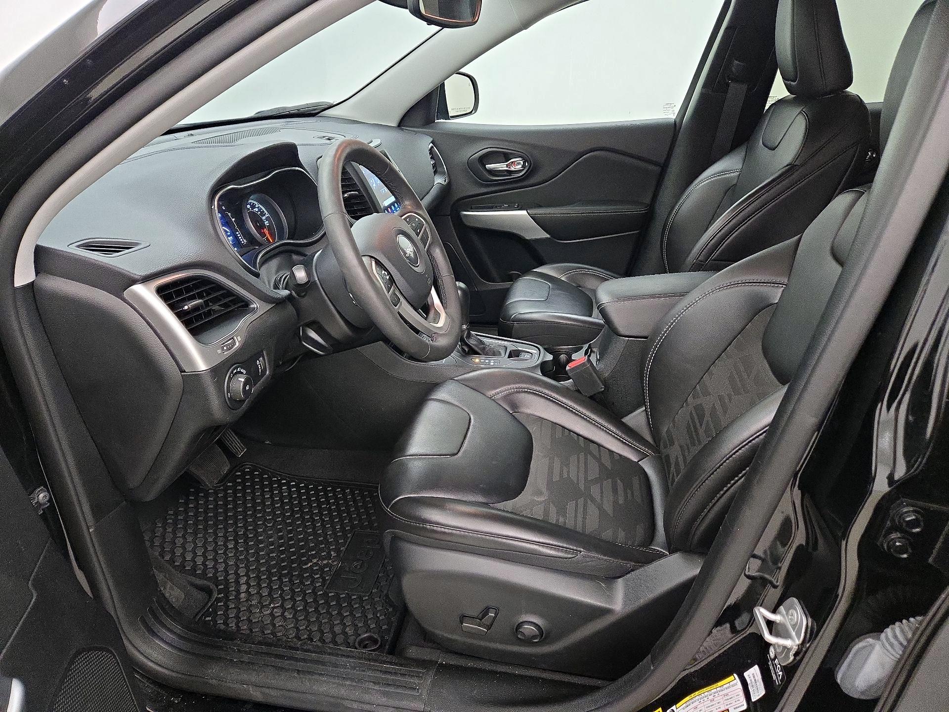 Thumbnail: 2022 Jeep Cherokee - 11