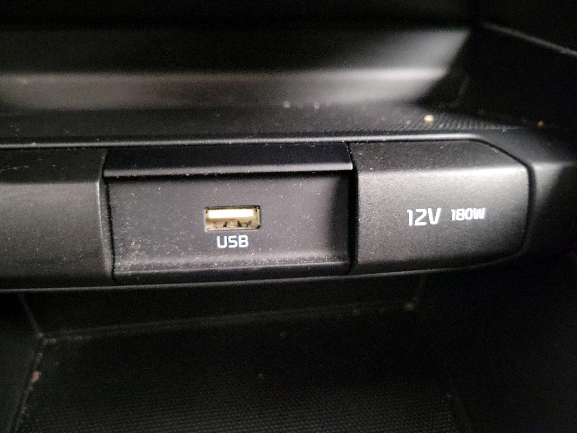 Thumbnail: 2023 Kia Rio - 18