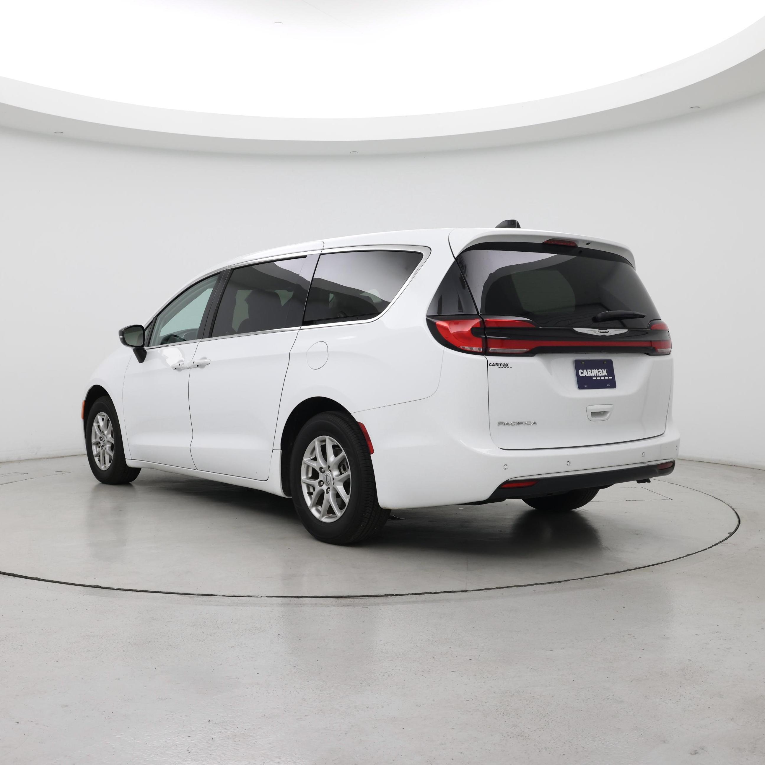 Thumbnail: 2024 Chrysler Pacifica - 2
