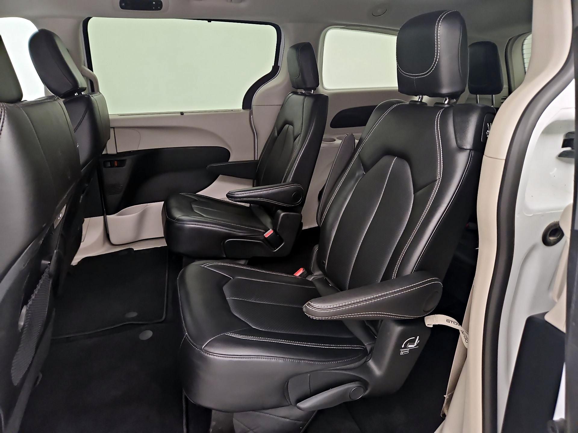 Thumbnail: 2024 Chrysler Pacifica - 19