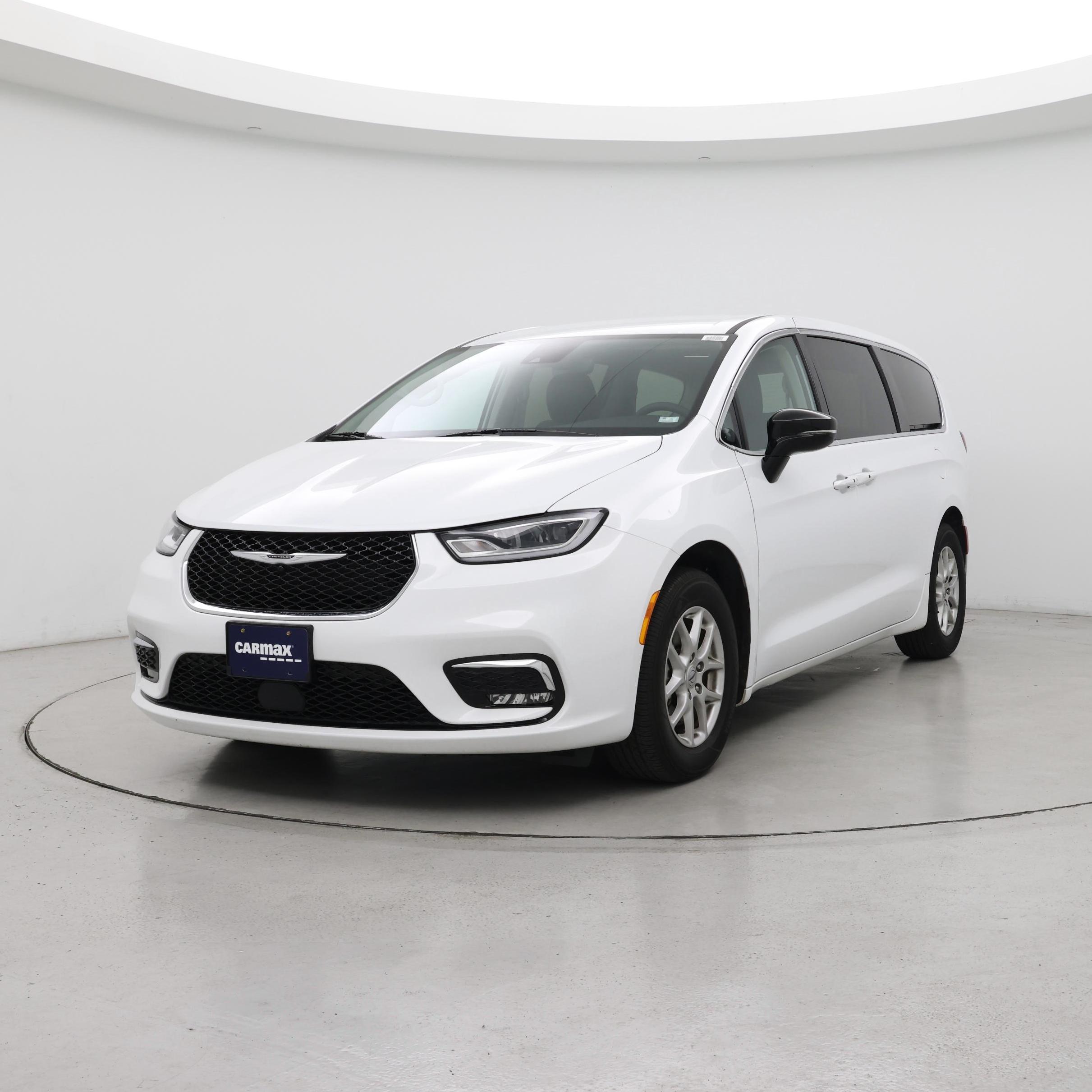 Thumbnail: 2024 Chrysler Pacifica - 4