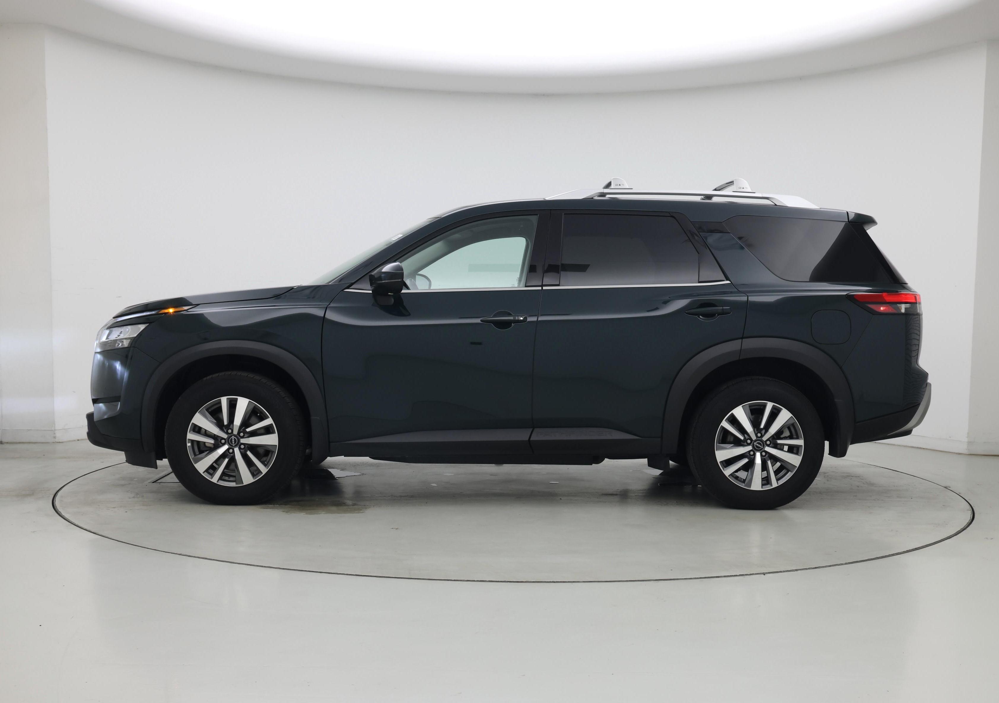 Thumbnail: 2024 Nissan Pathfinder - 3