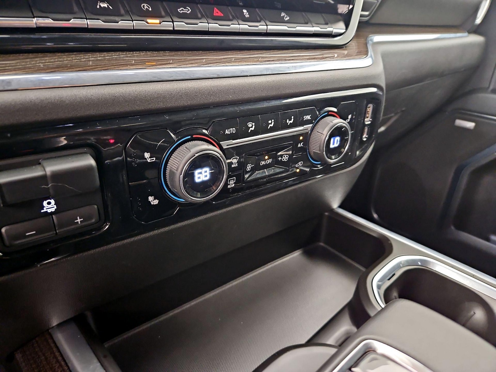 2023 Chevrolet Silverado 1500 RST - Photo 17