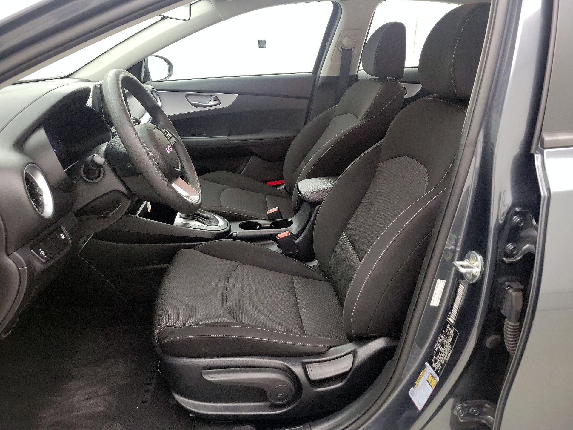 Thumbnail: 2023 Kia Forte - 11