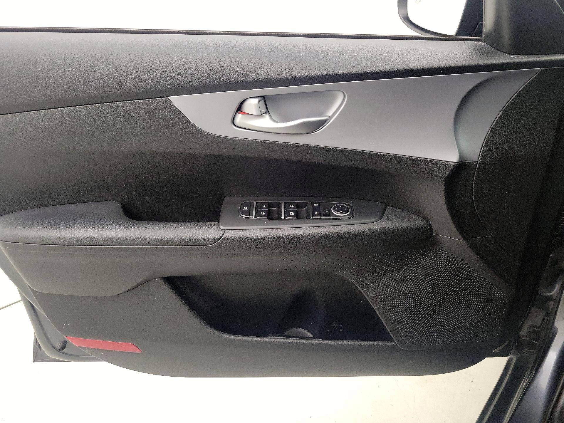 Thumbnail: 2023 Kia Forte - 12