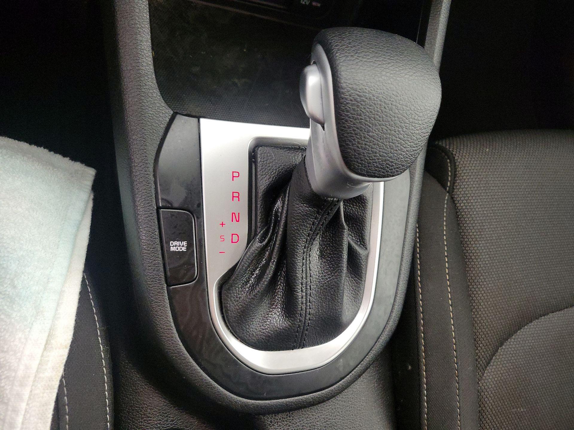 Thumbnail: 2023 Kia Forte - 17