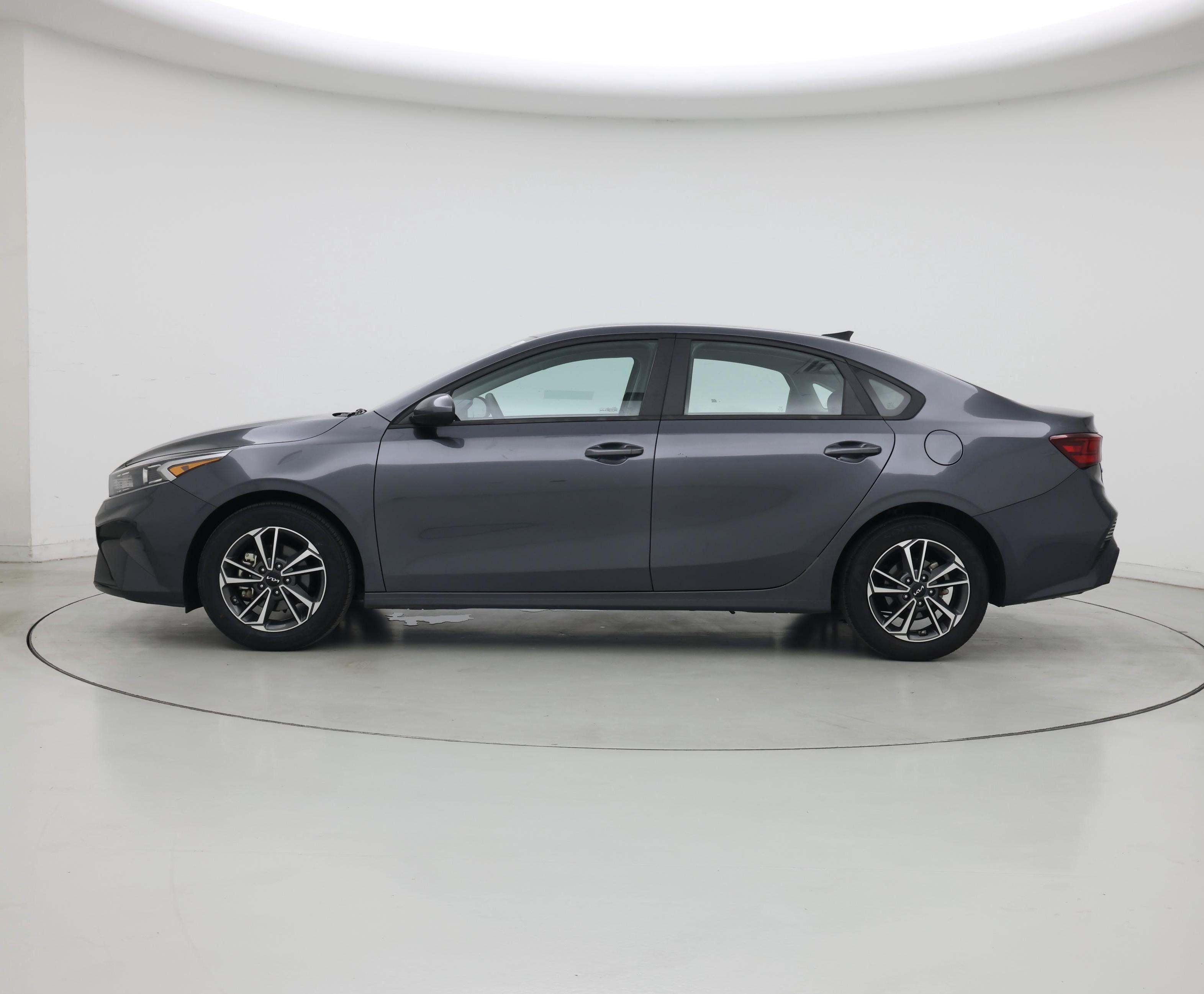Thumbnail: 2023 Kia Forte - 3