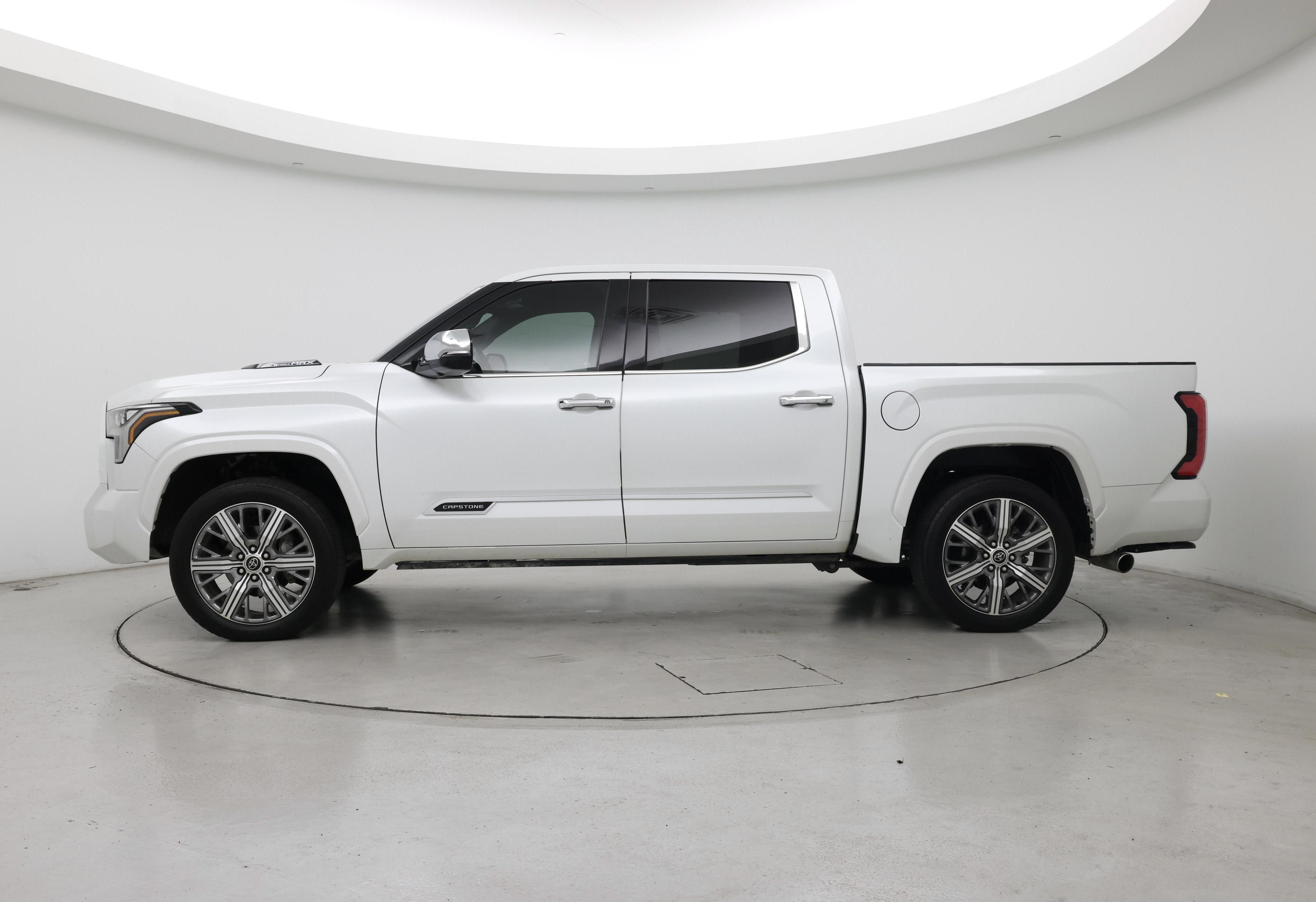 Thumbnail: 2023 Toyota Tundra - 3