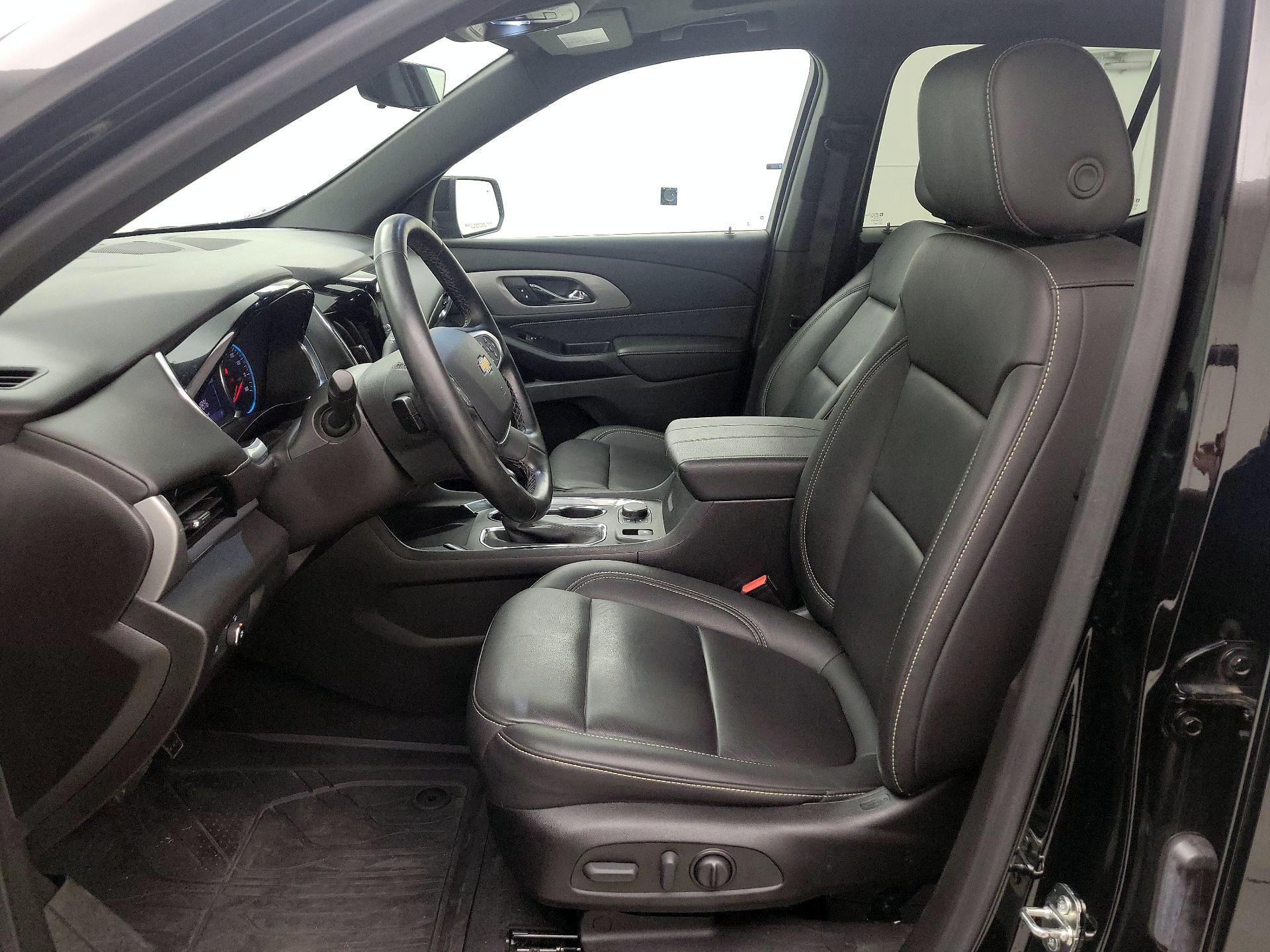 Thumbnail: 2023 Chevrolet Traverse - 11