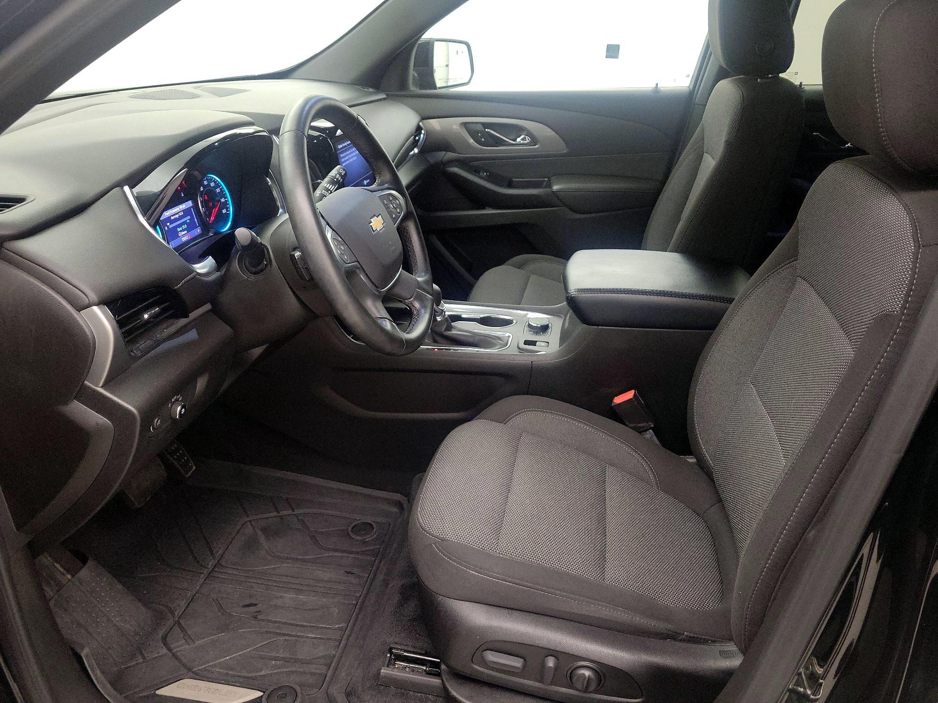 Thumbnail: 2023 Chevrolet Traverse - 11