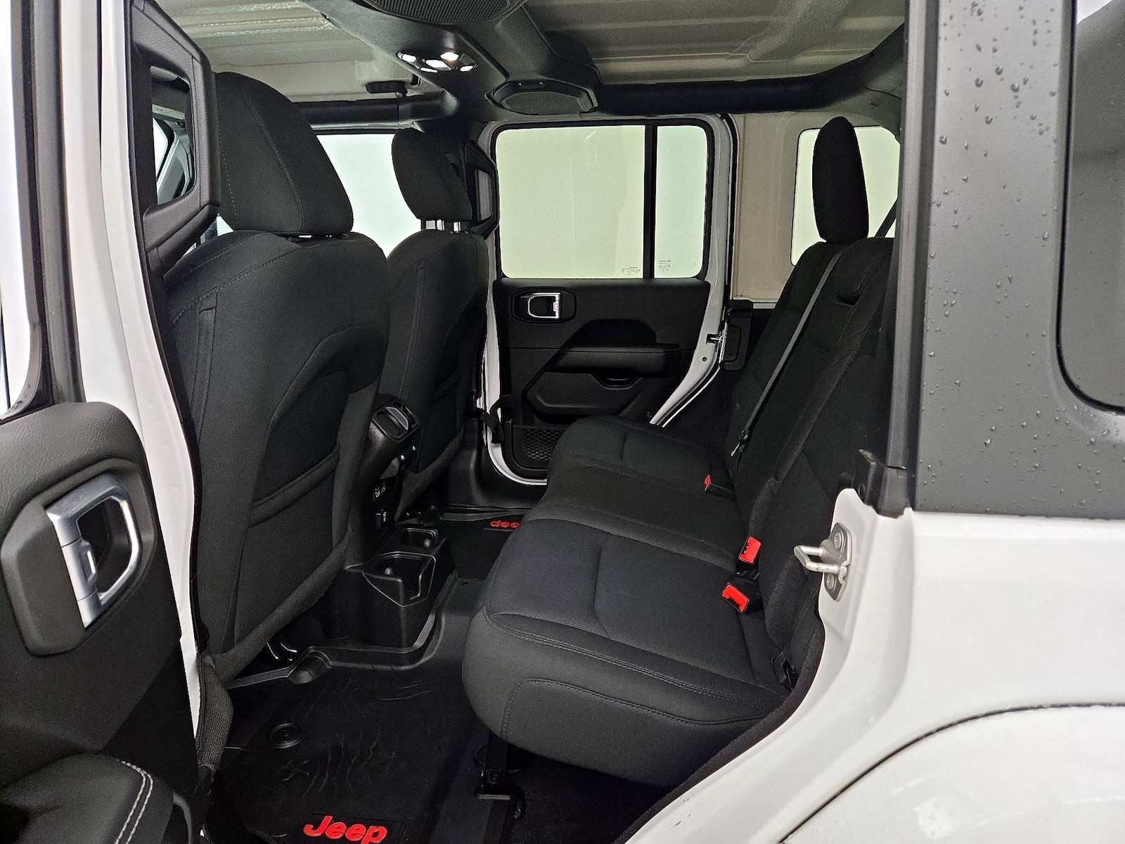 2021 Jeep Wrangler Unlimited Sahara - Photo 20