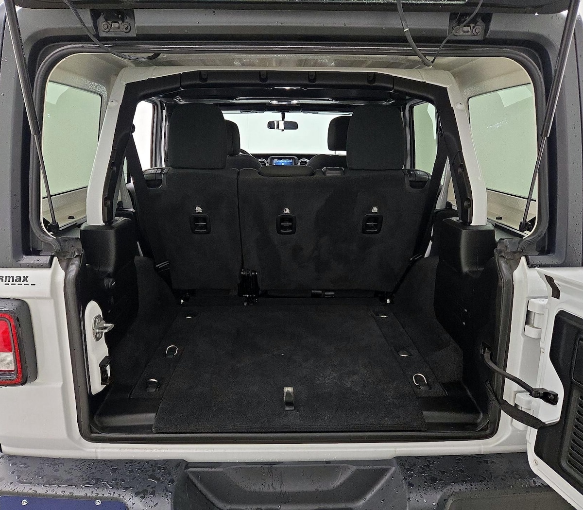 Trunk/Cargo (Seats Up)