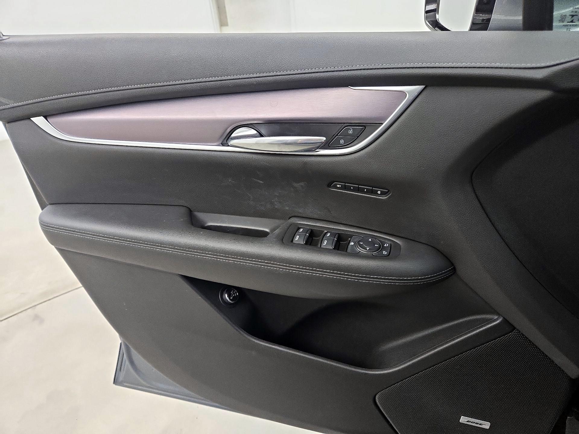 Thumbnail: 2021 Cadillac XT6 - 12
