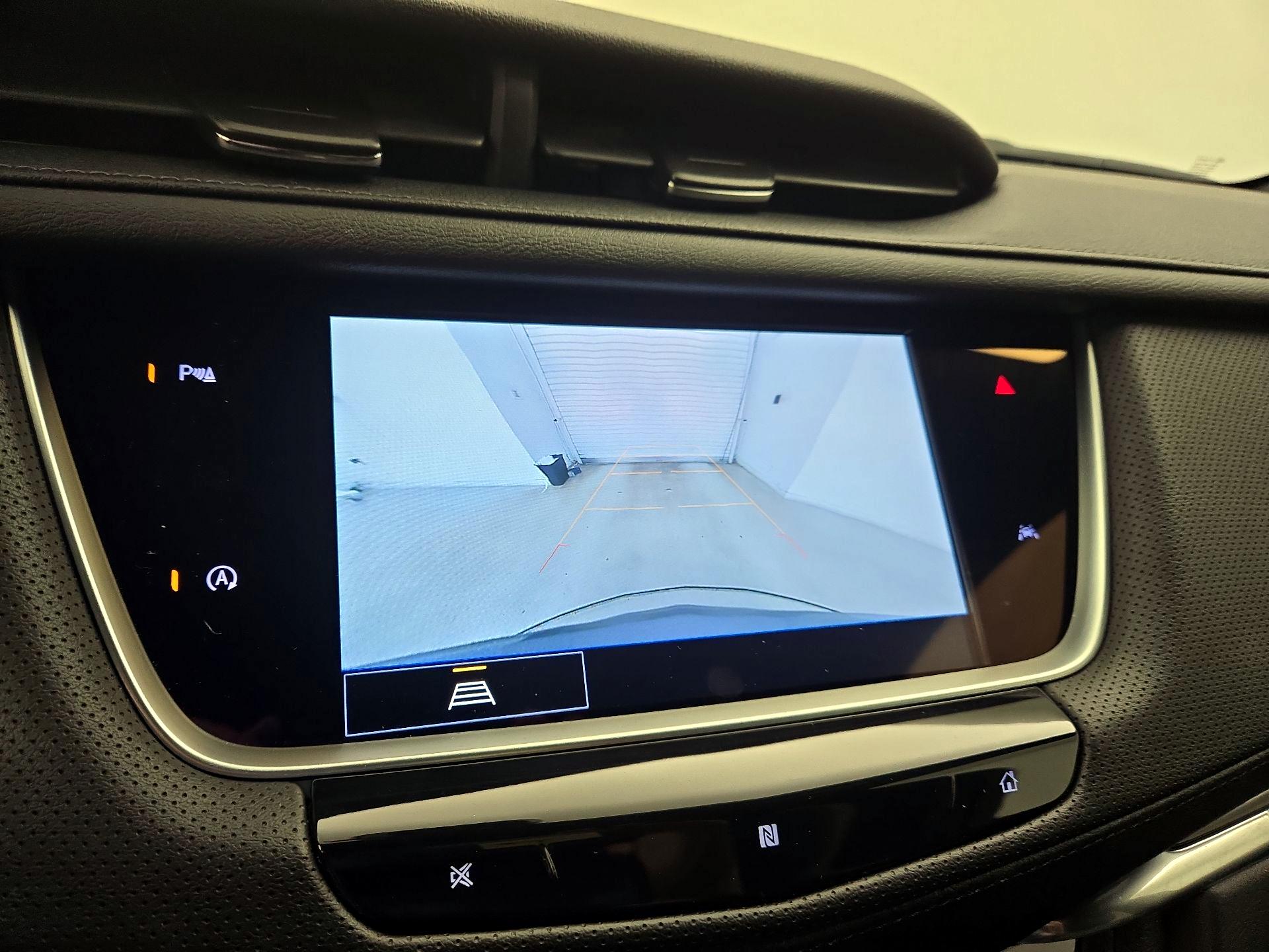 Thumbnail: 2021 Cadillac XT6 - 14