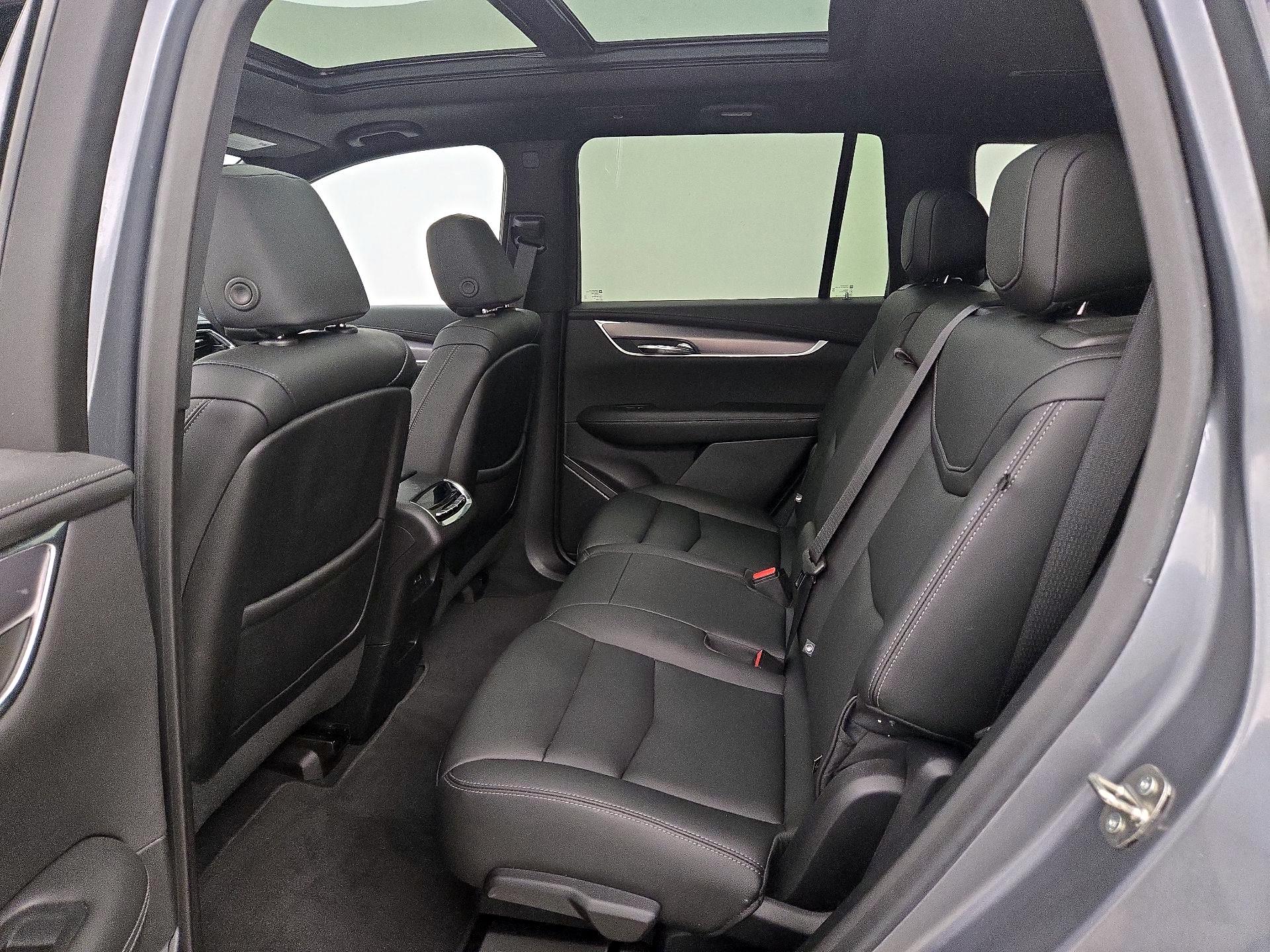 Thumbnail: 2021 Cadillac XT6 - 20