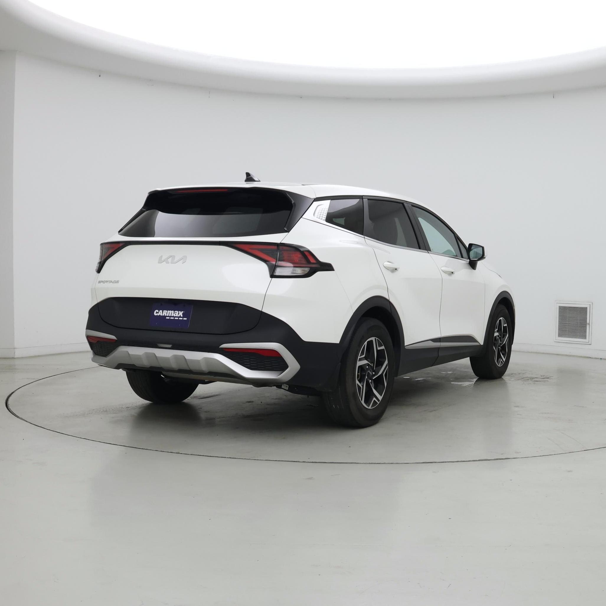 Thumbnail: 2023 Kia Sportage - 8
