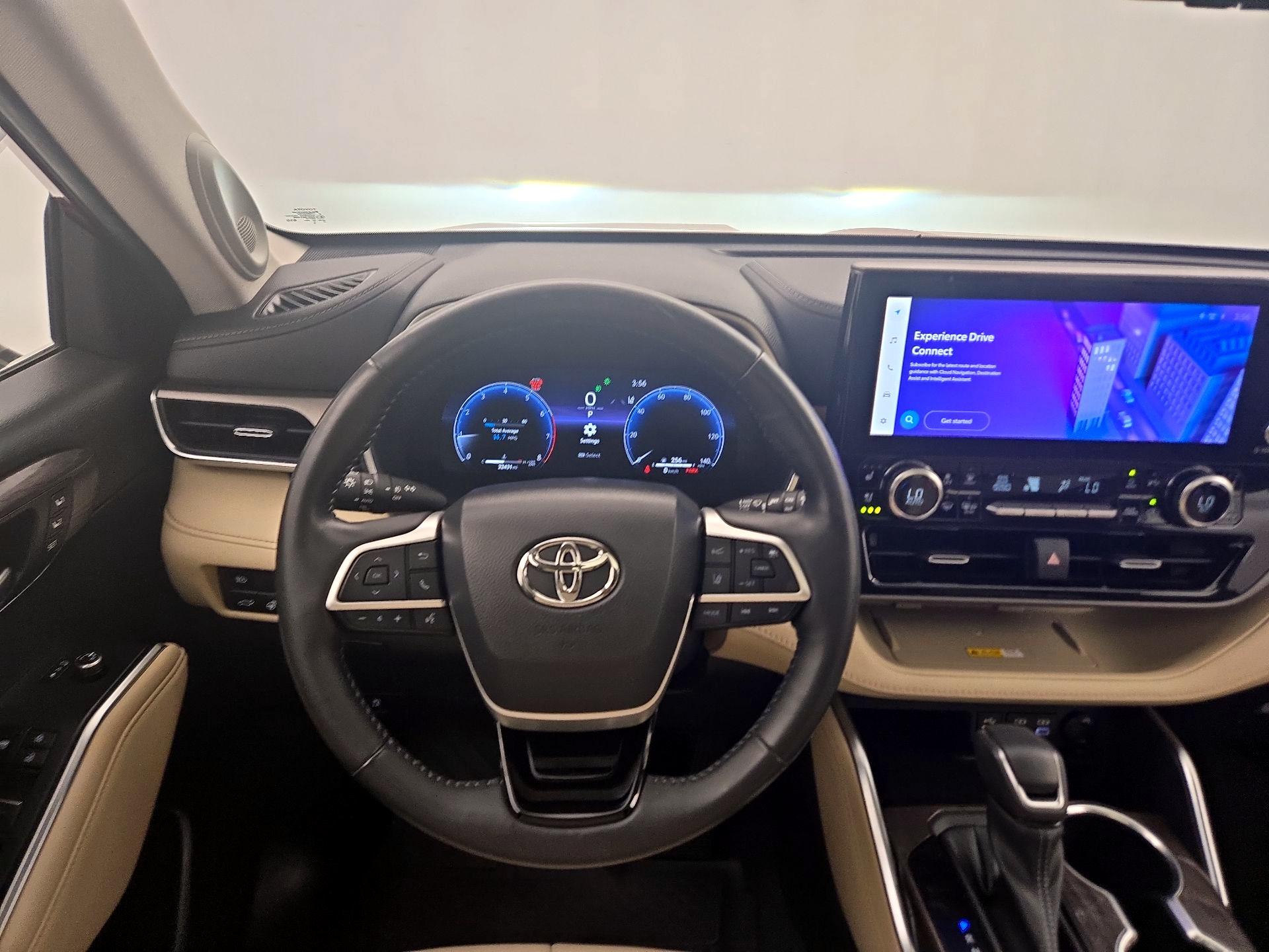 Thumbnail: 2023 Toyota Highlander - 10