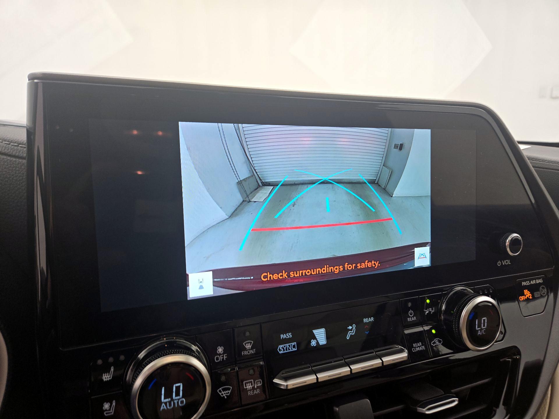 Thumbnail: 2023 Toyota Highlander - 14