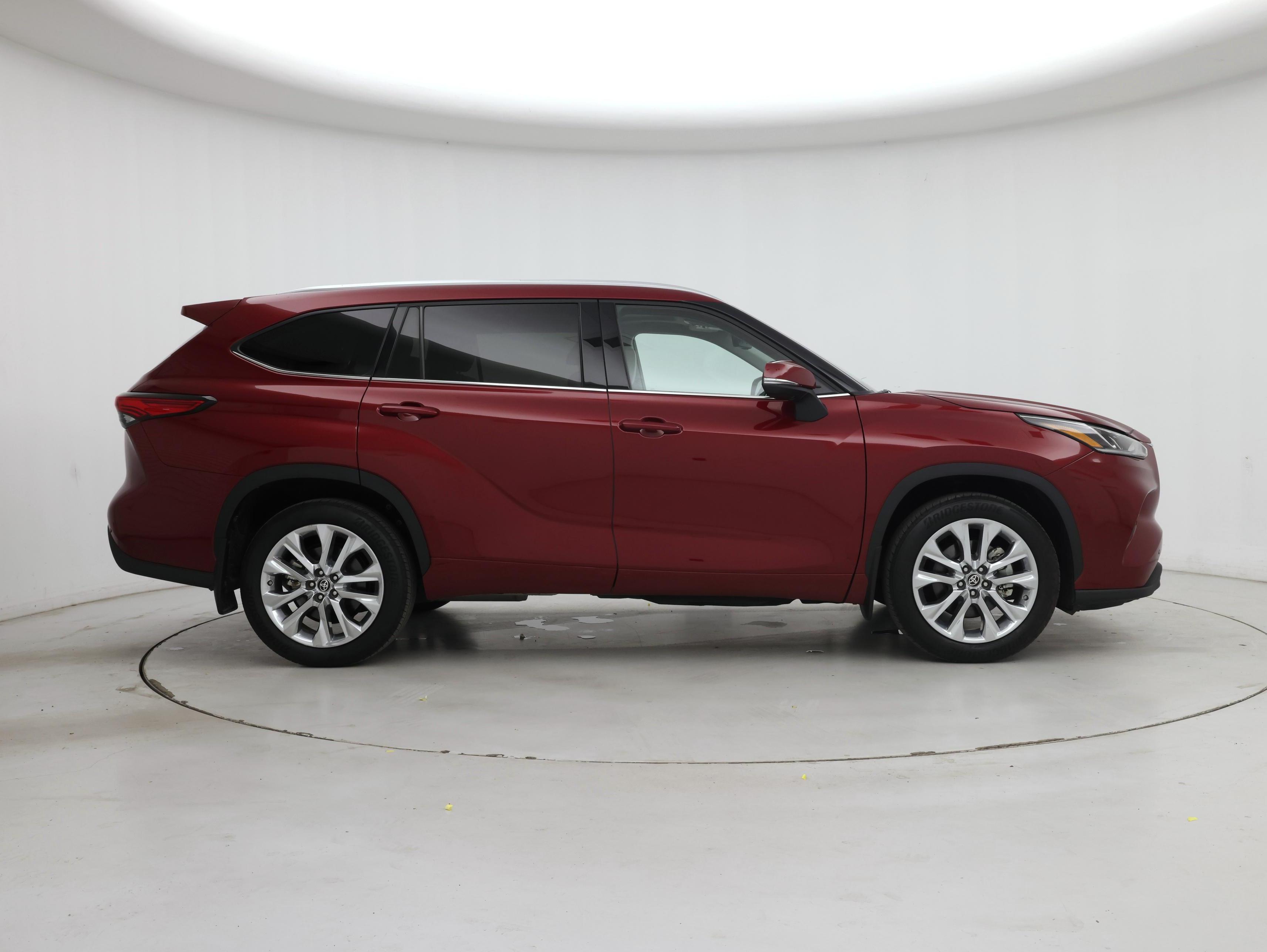 Thumbnail: 2023 Toyota Highlander - 7