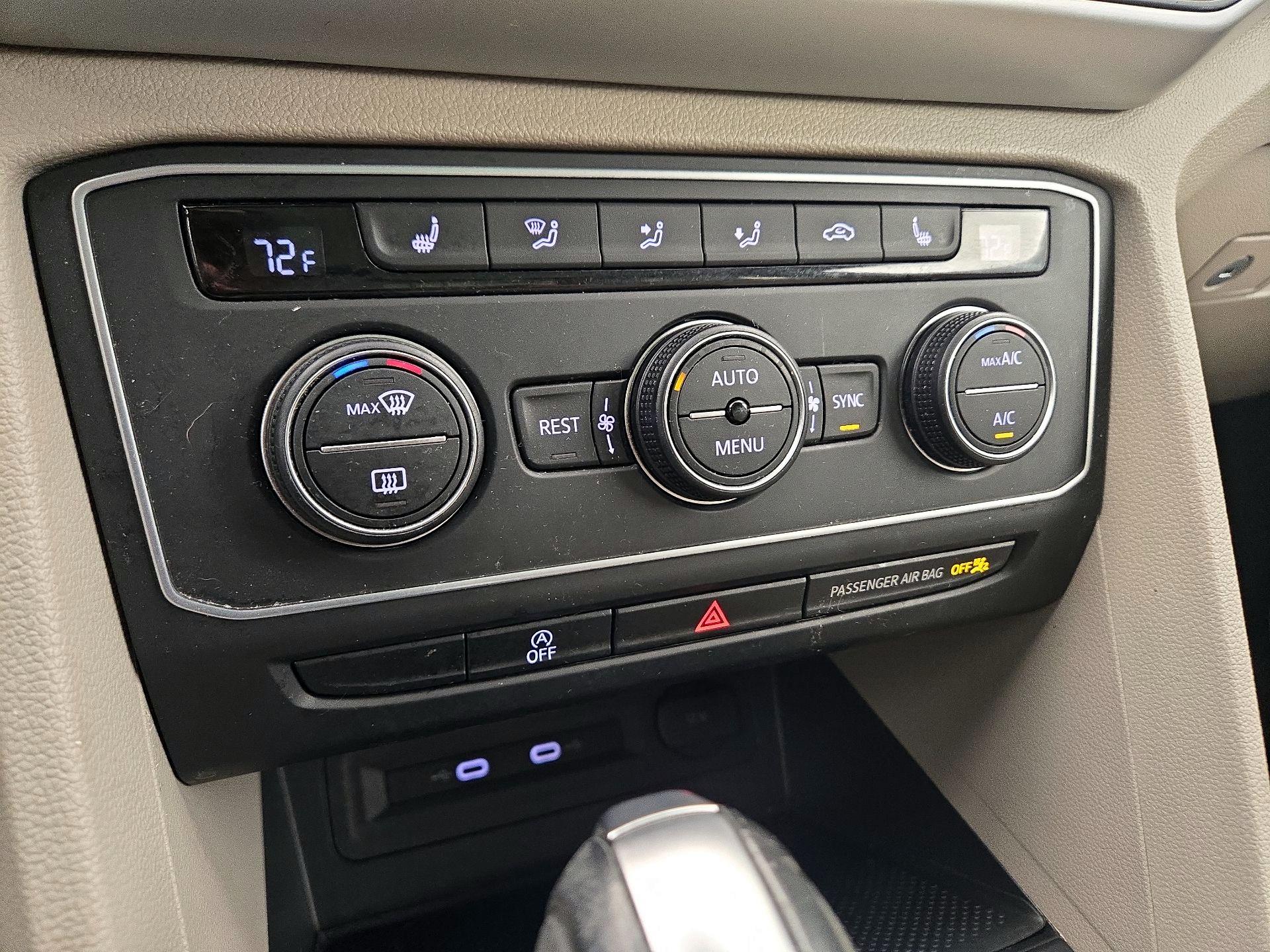 Thumbnail: 2021 Volkswagen Atlas - 16