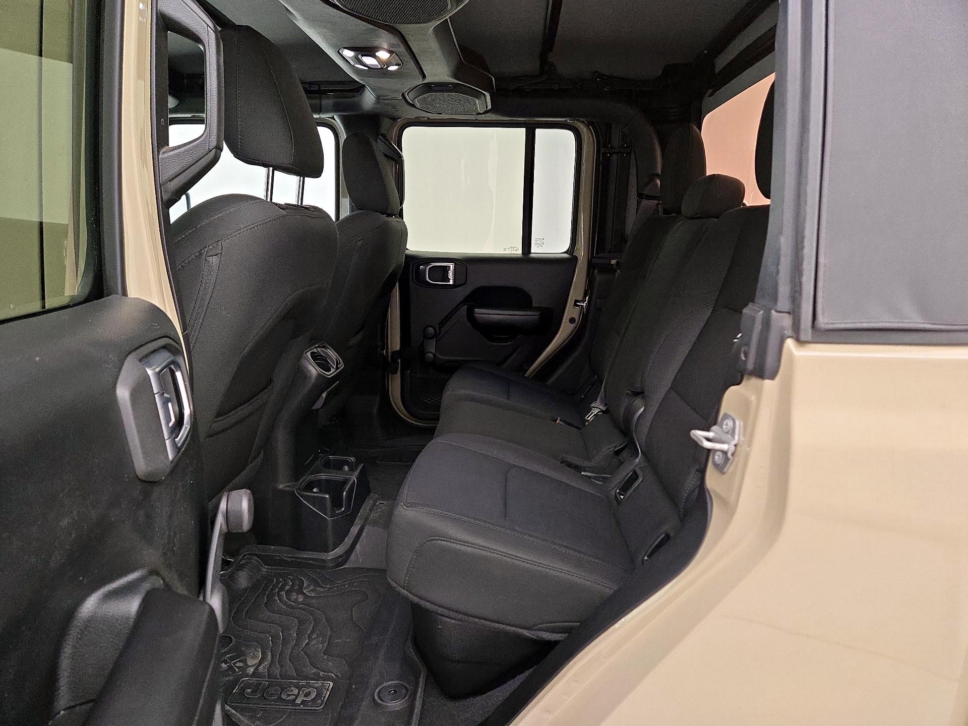 Thumbnail: 2020 Jeep Gladiator - 19