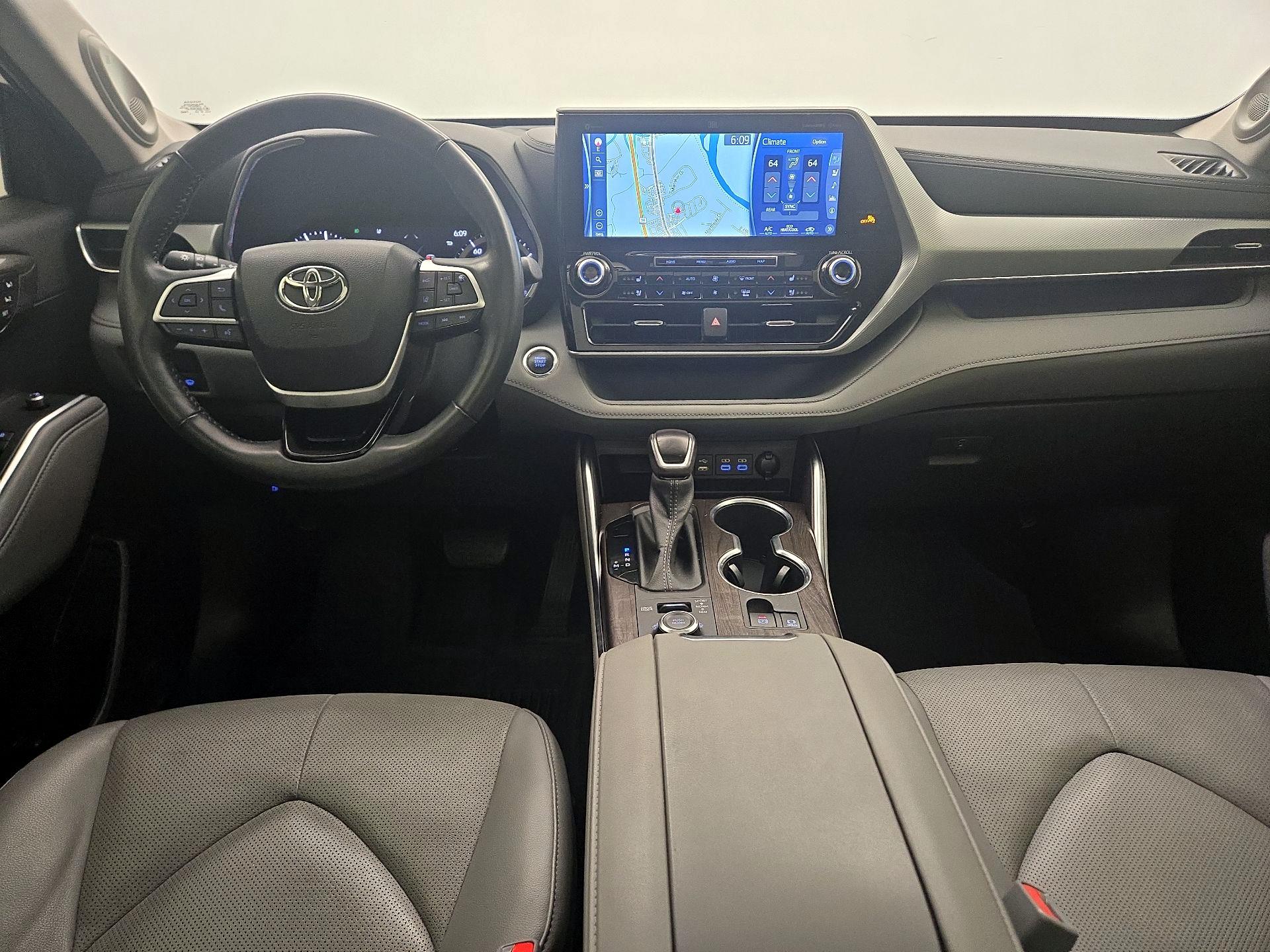 Thumbnail: 2022 Toyota Highlander - 9
