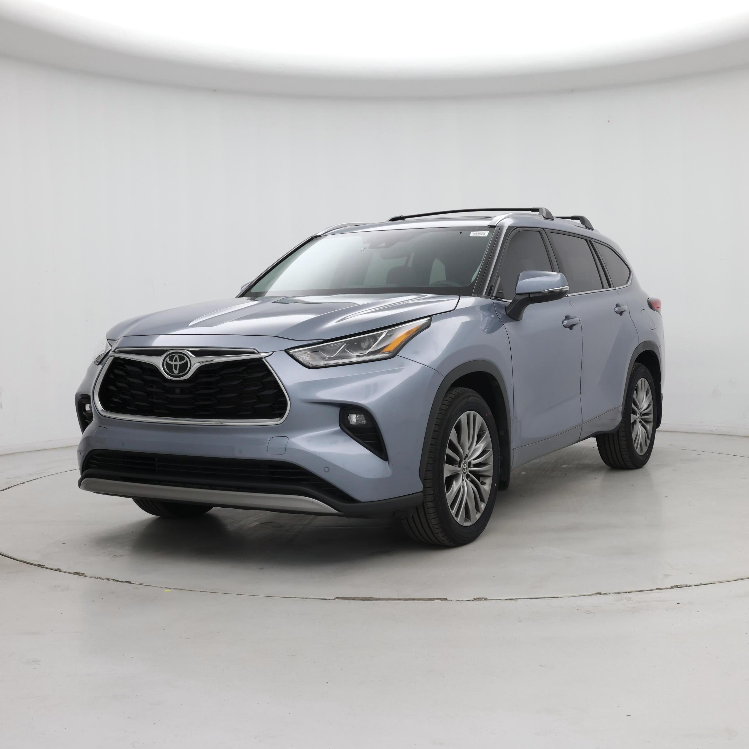 Thumbnail: 2022 Toyota Highlander - 4