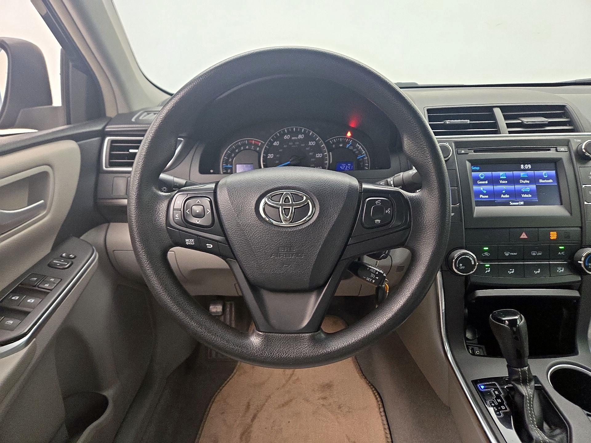 Thumbnail: 2015 Toyota Camry - 10