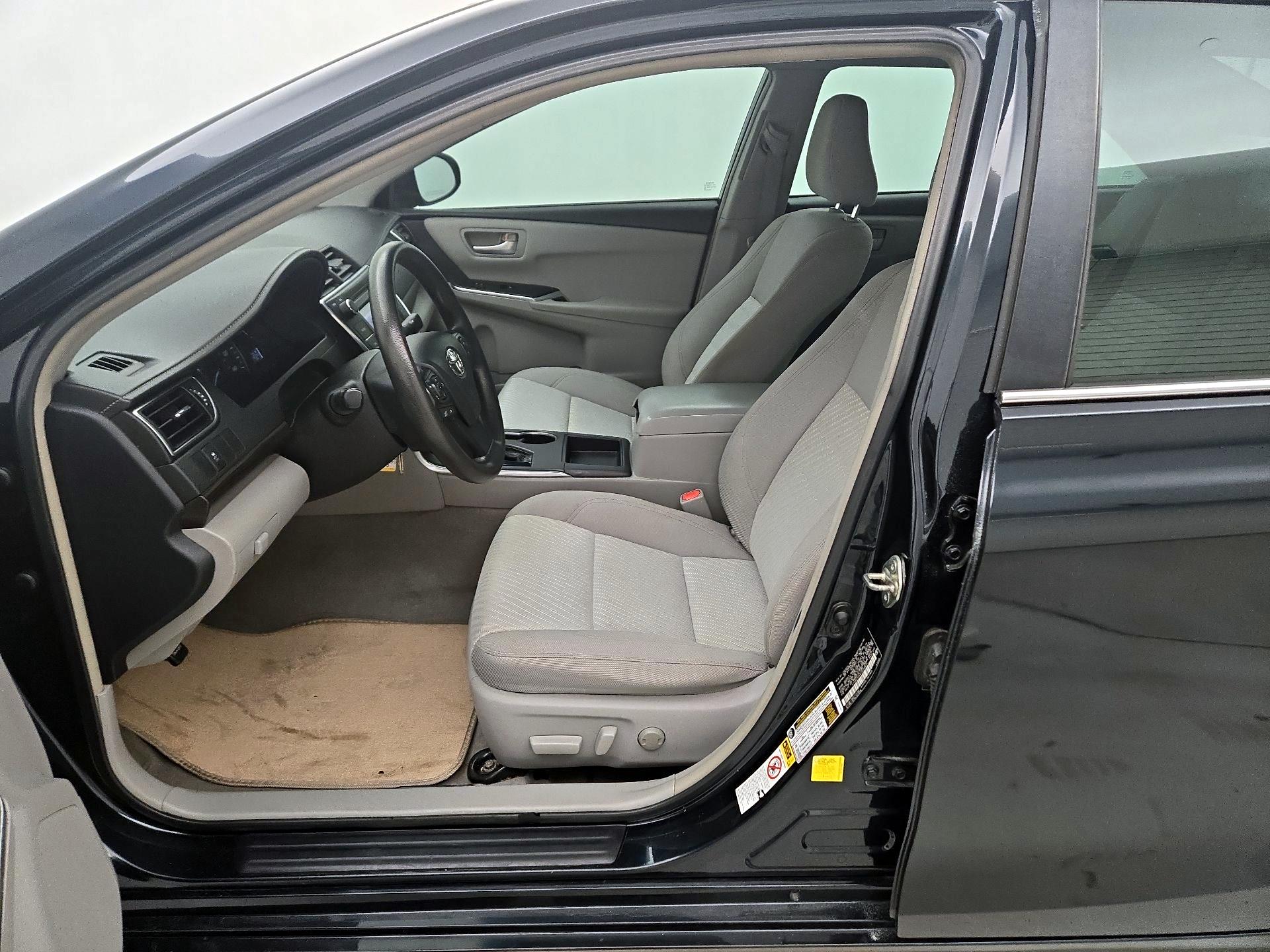 Thumbnail: 2015 Toyota Camry - 11