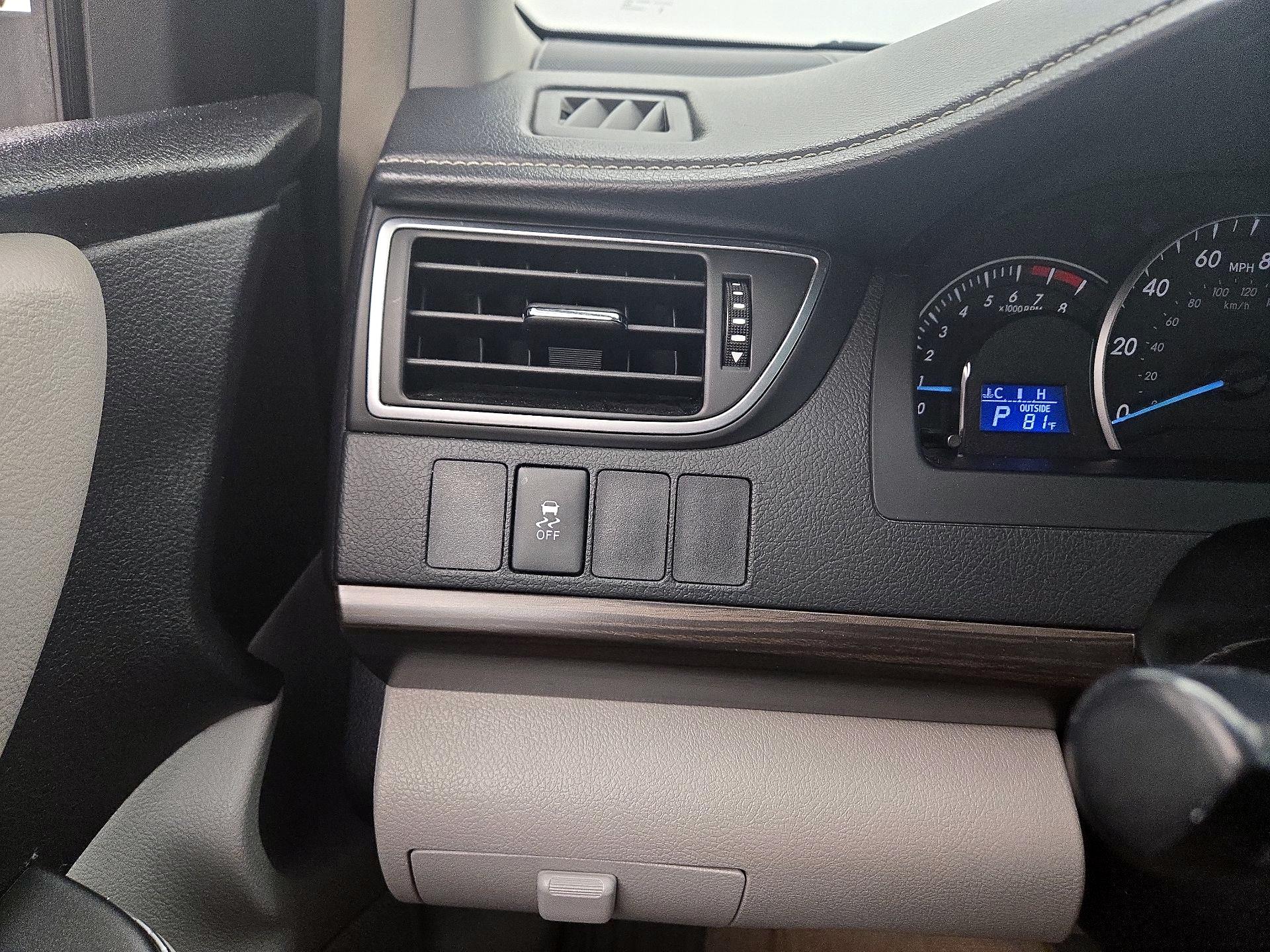 Thumbnail: 2015 Toyota Camry - 13