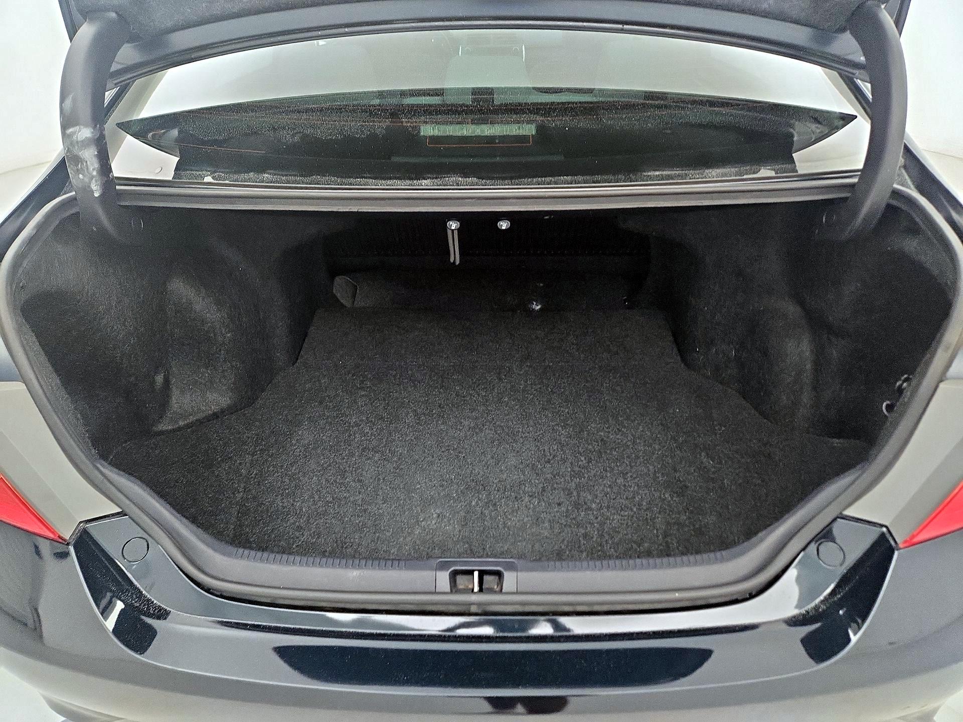Thumbnail: 2015 Toyota Camry - 20