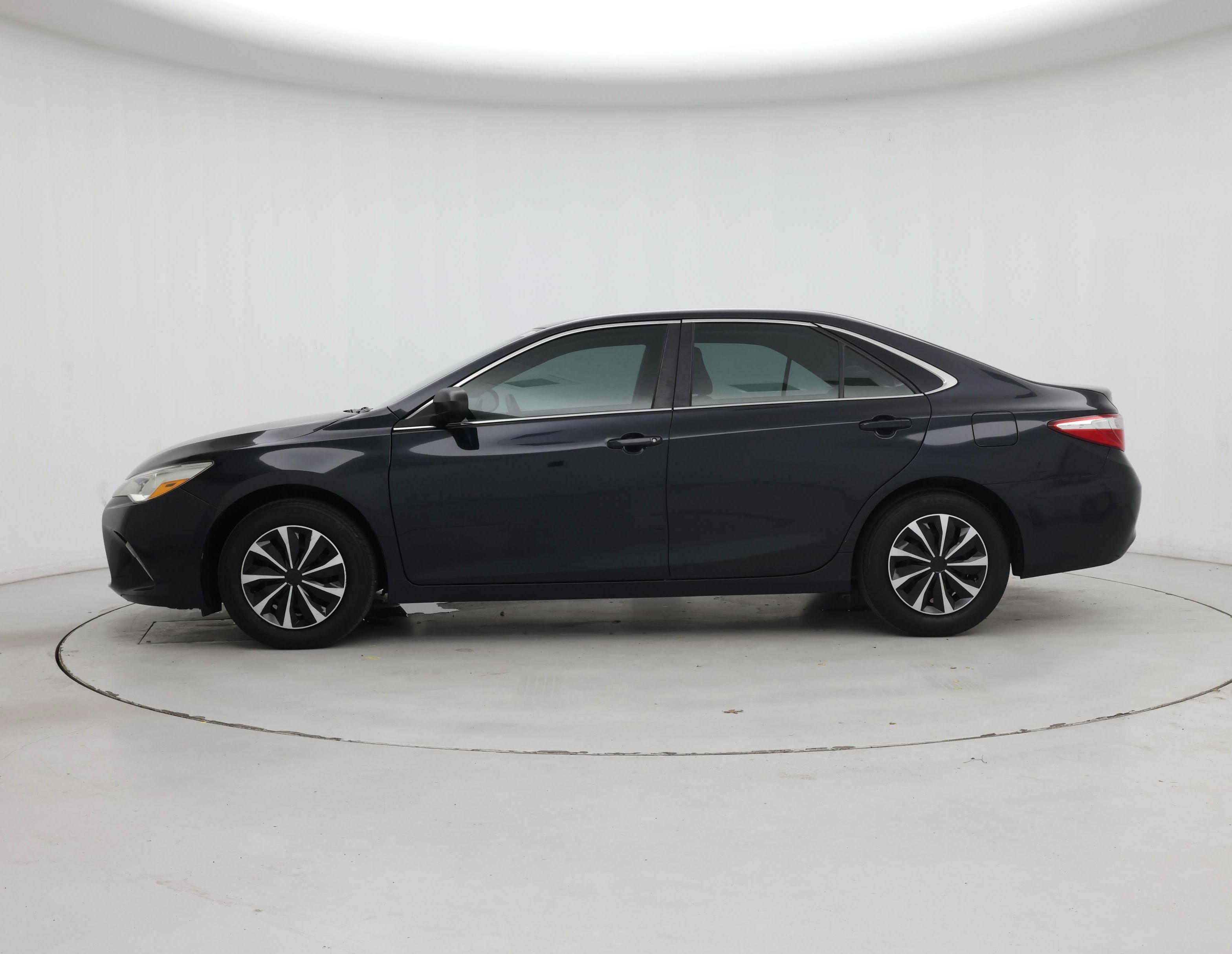 Thumbnail: 2015 Toyota Camry - 3