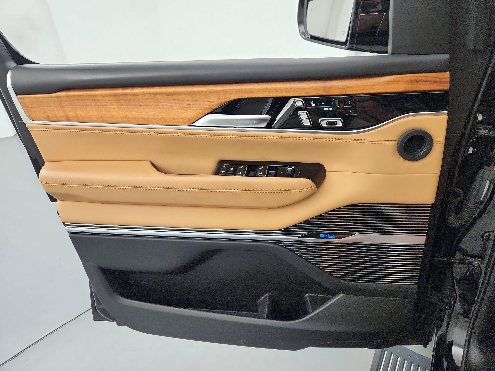 Thumbnail: 2022 Jeep Grand Wagoneer - 12
