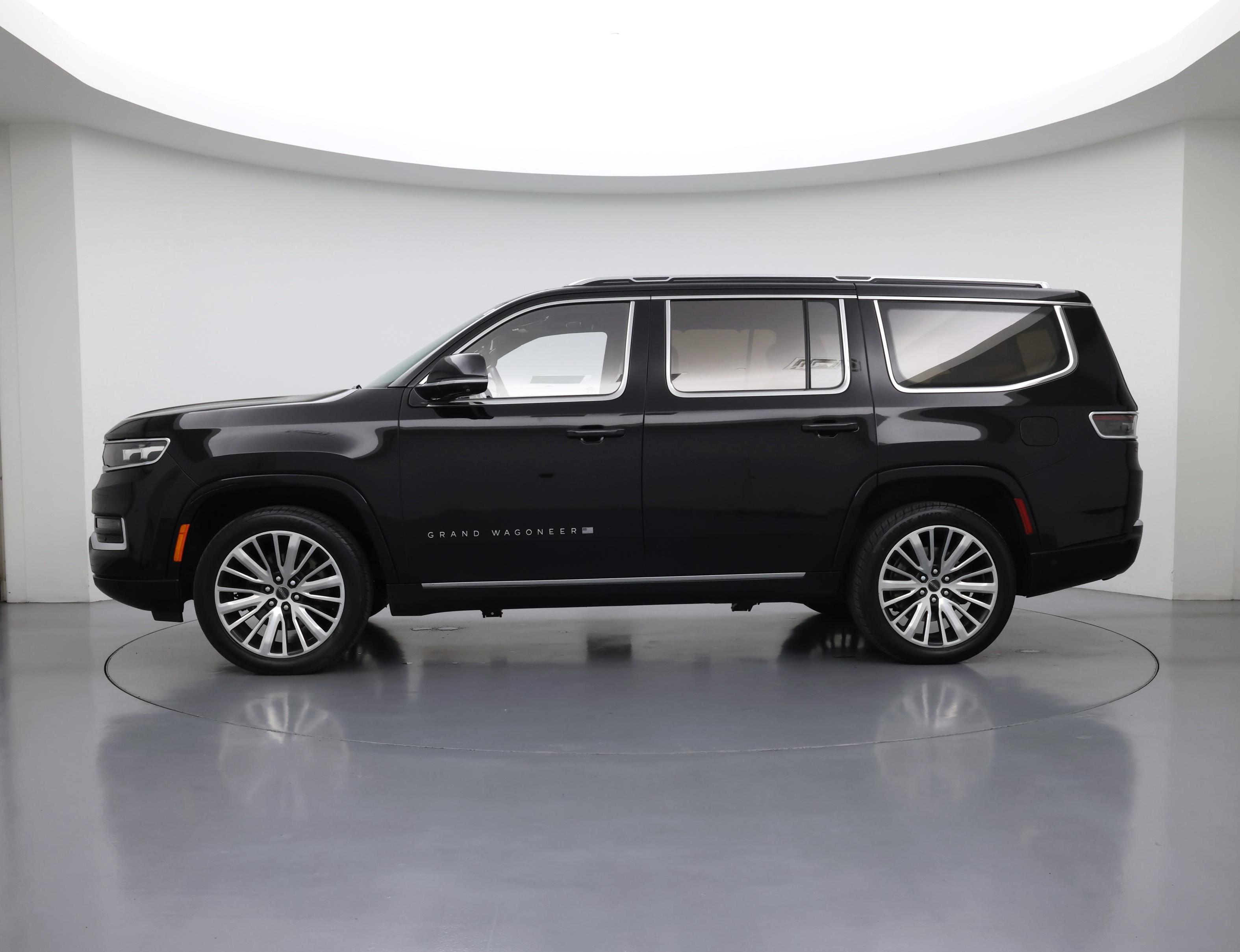 Thumbnail: 2022 Jeep Grand Wagoneer - 3