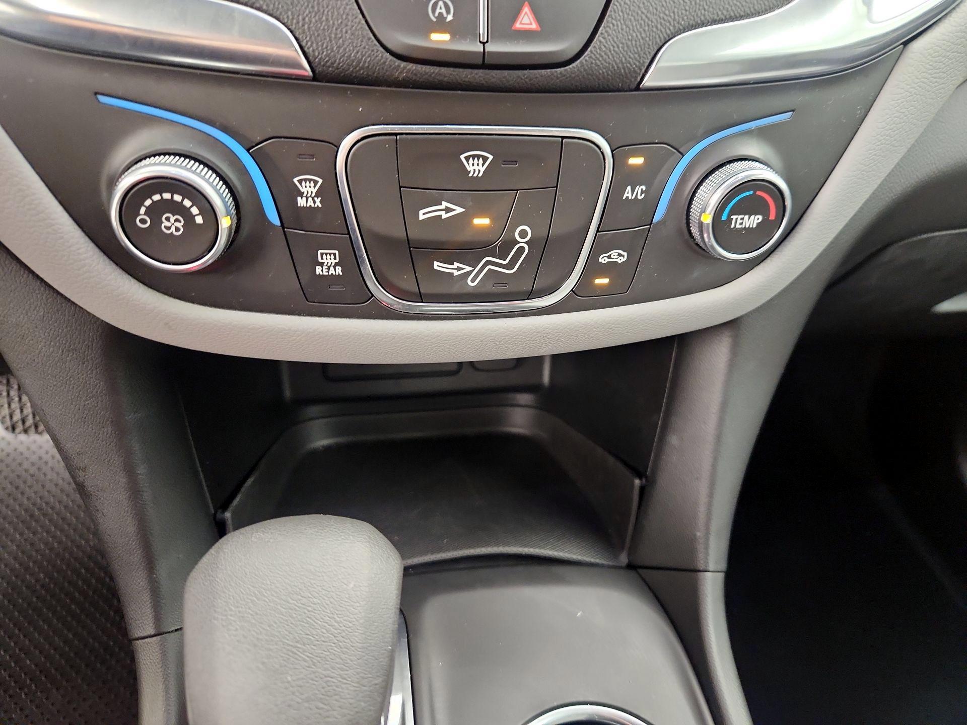 Thumbnail: 2022 Chevrolet Equinox - 16
