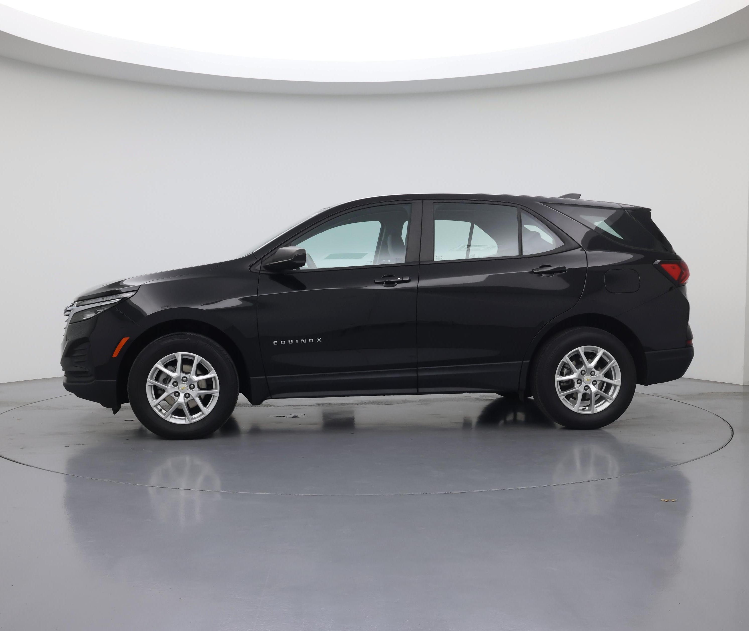 Thumbnail: 2022 Chevrolet Equinox - 3