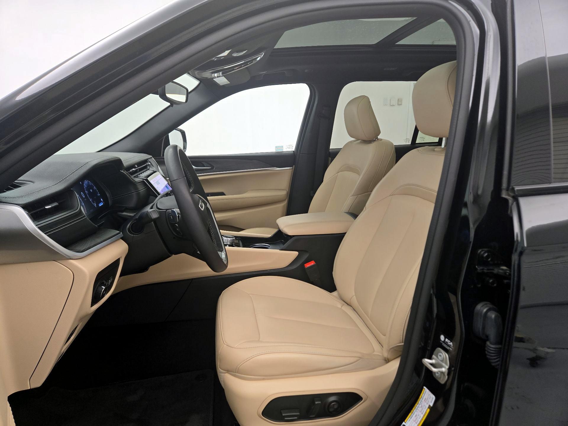 Thumbnail: 2024 Jeep Grand Cherokee - 11
