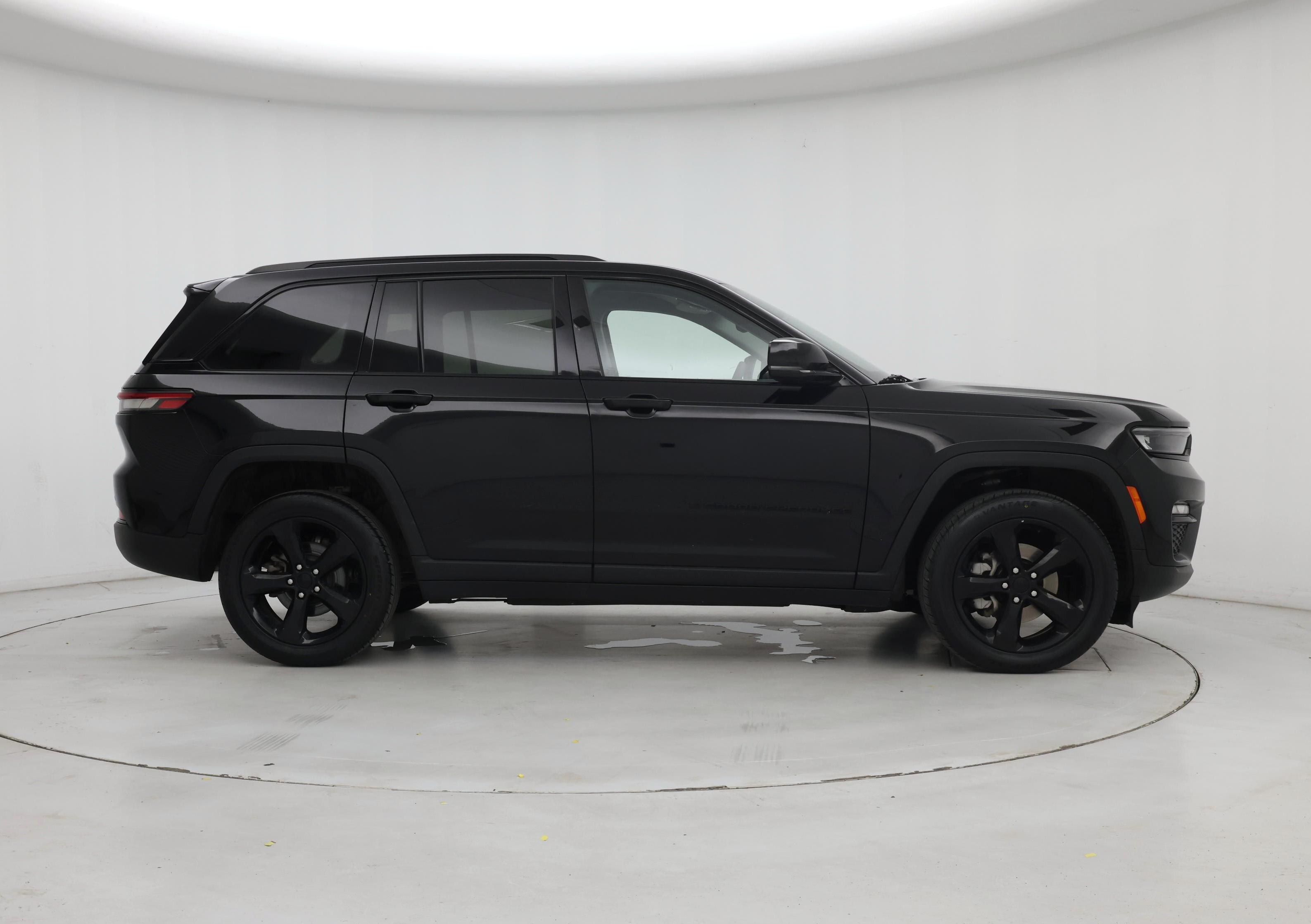 Thumbnail: 2023 Jeep Grand Cherokee - 7