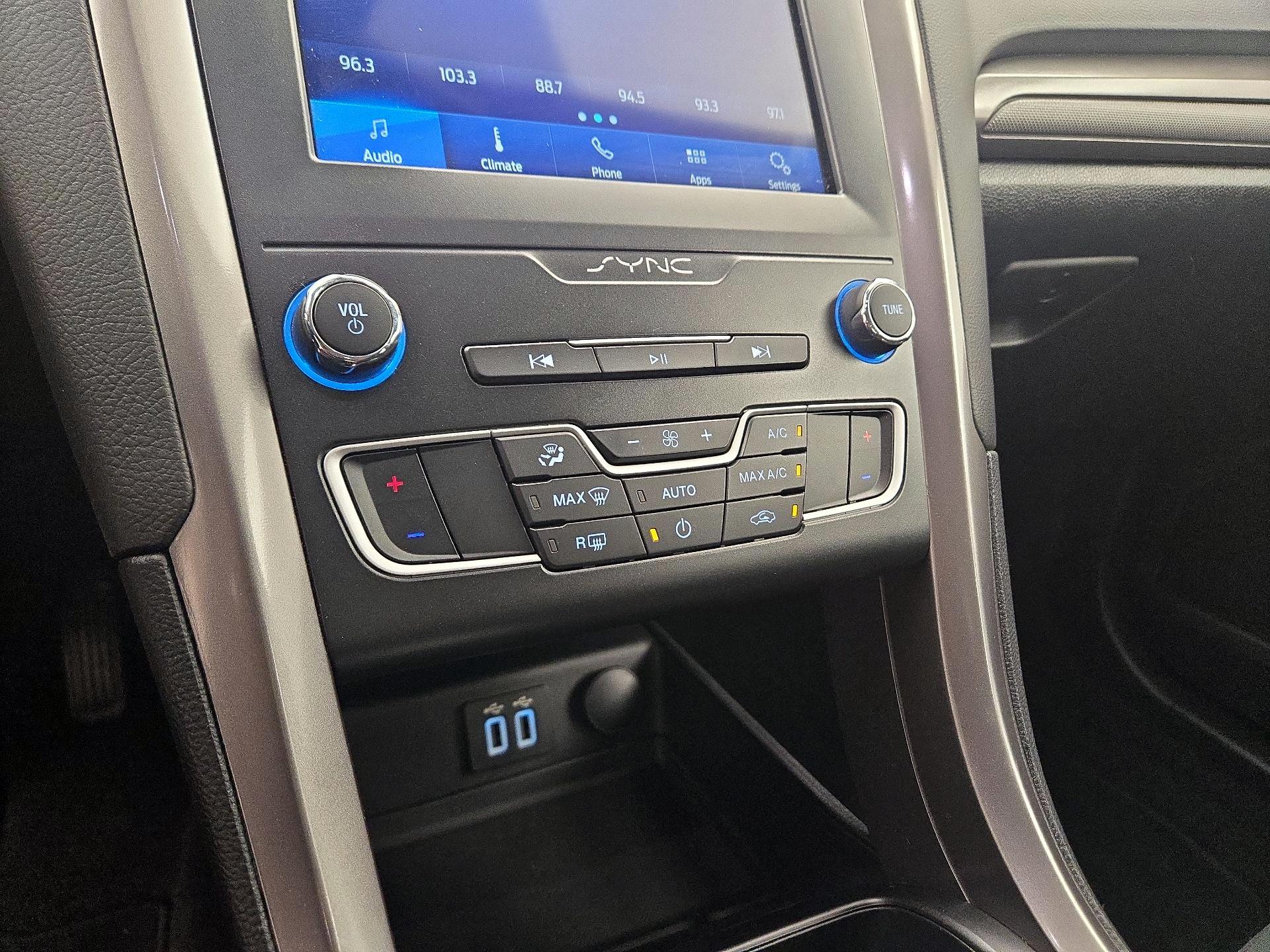 Thumbnail: 2020 Ford Fusion - 16