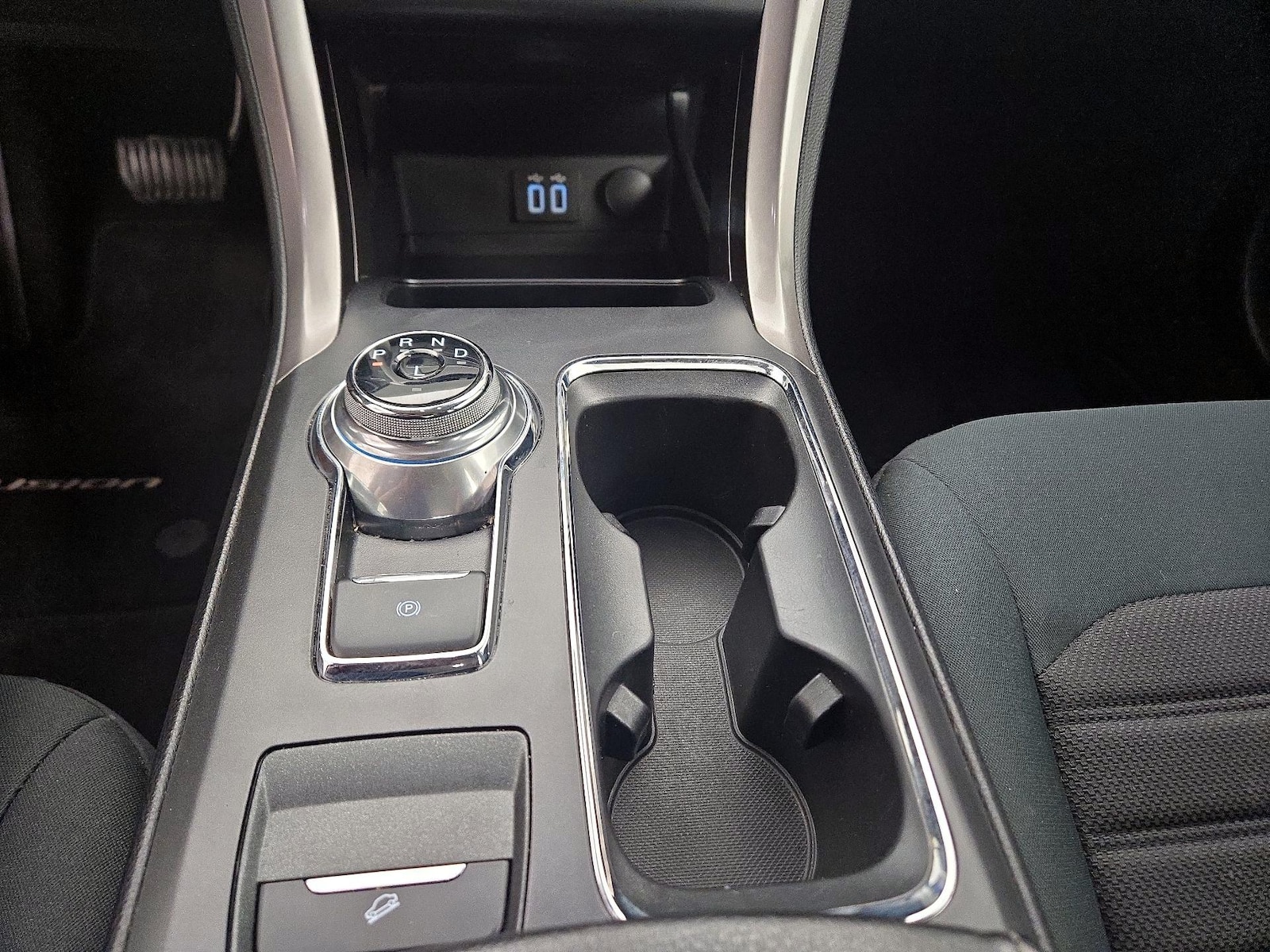 2020 Ford Fusion S - Photo 18