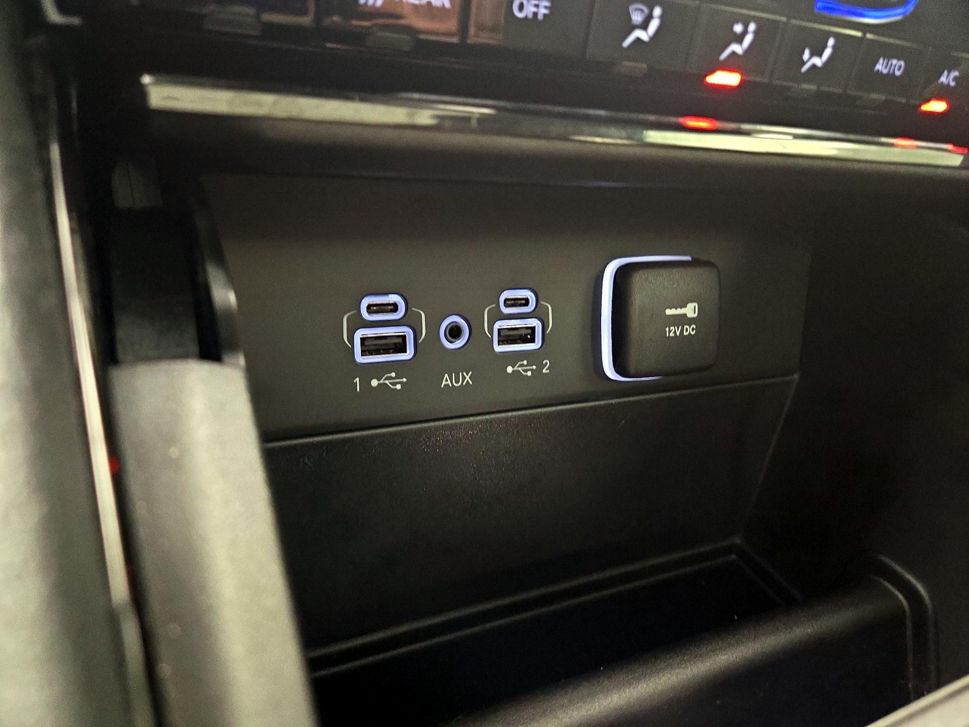 Thumbnail: 2023 Jeep Grand Cherokee - 18