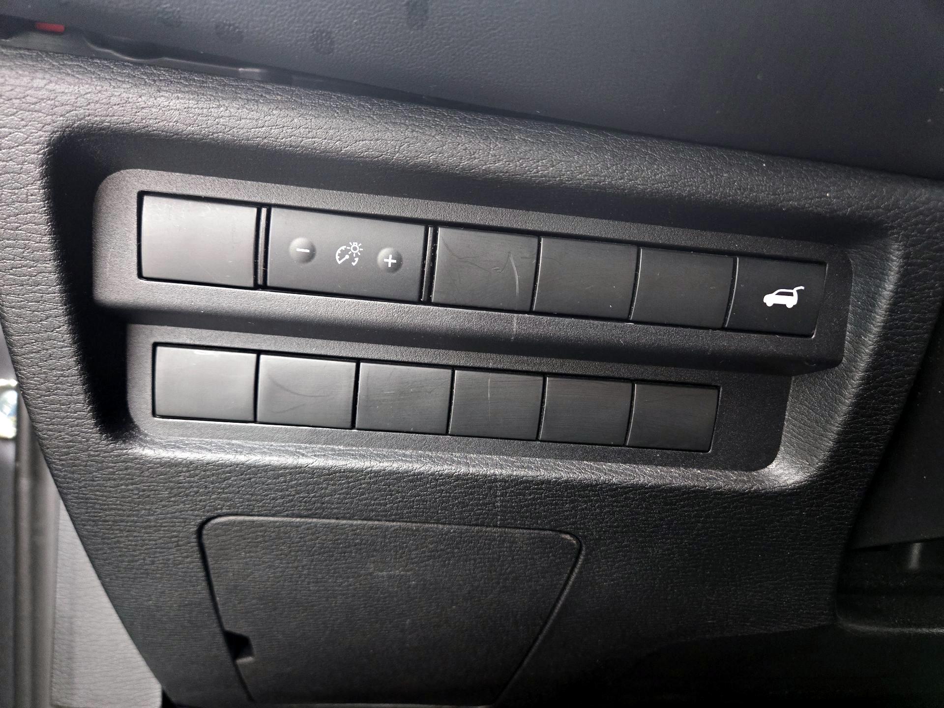 Thumbnail: 2024 Mitsubishi Outlander - 13