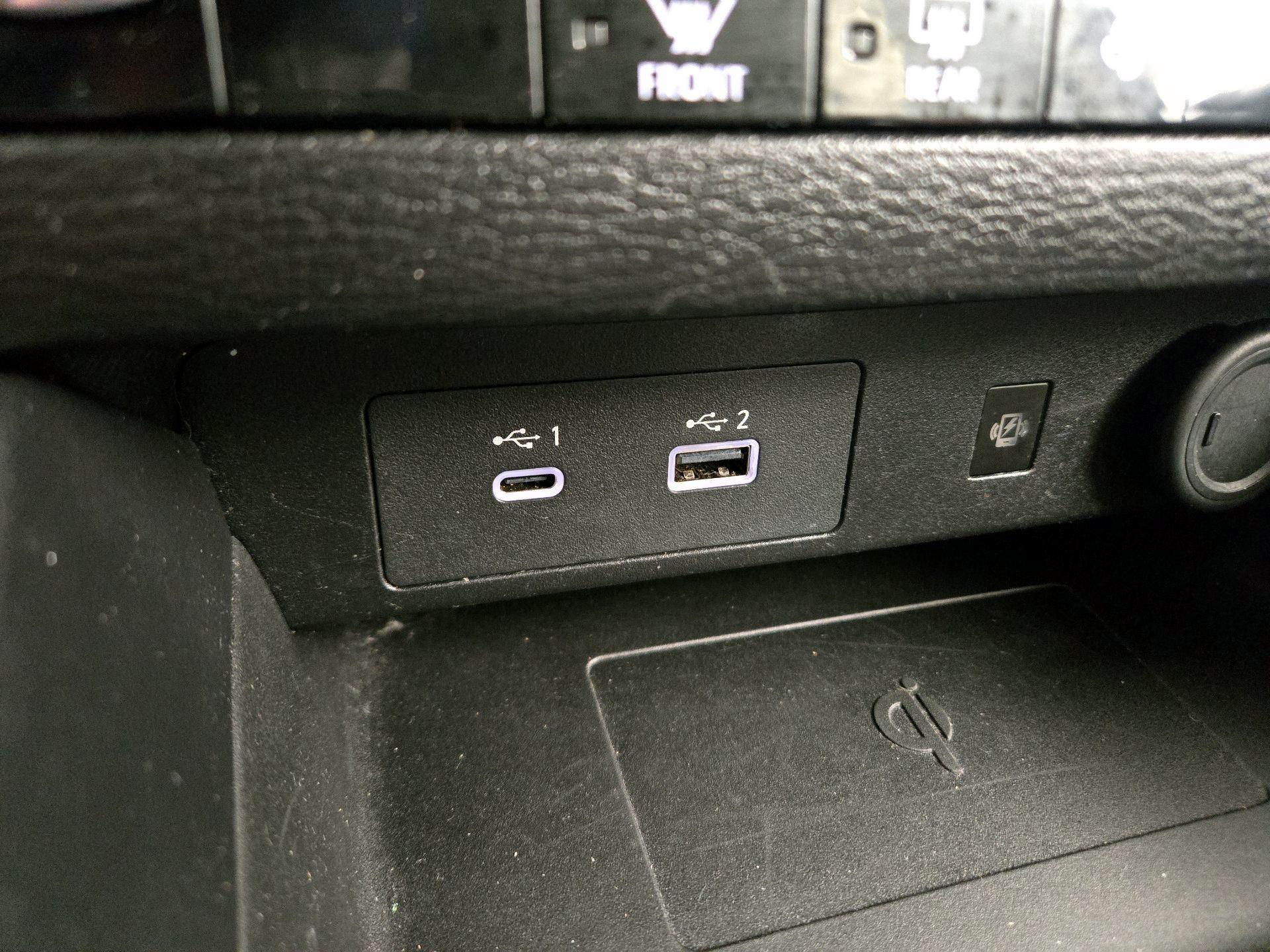 Thumbnail: 2024 Mitsubishi Outlander - 19