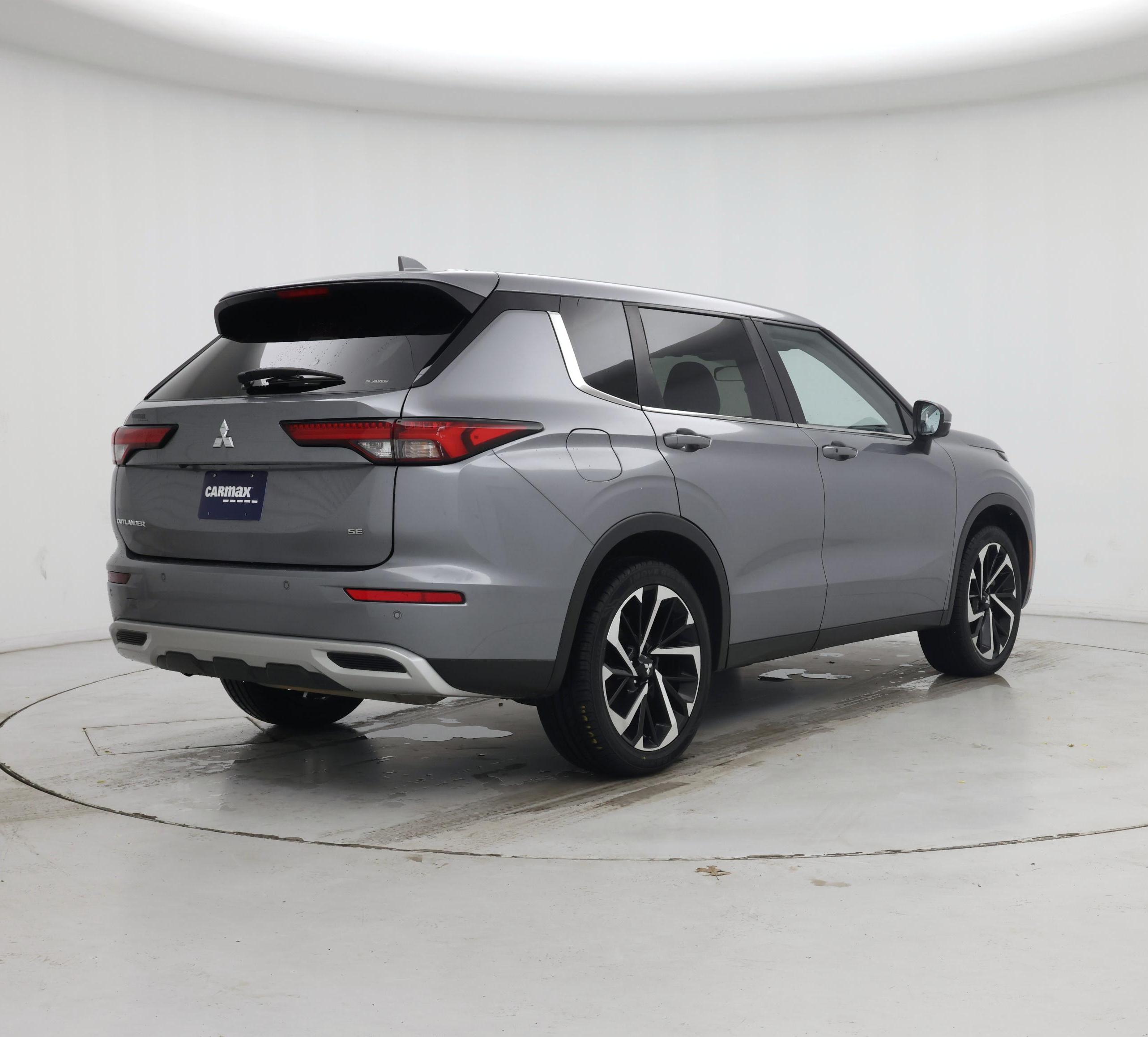 Thumbnail: 2024 Mitsubishi Outlander - 8