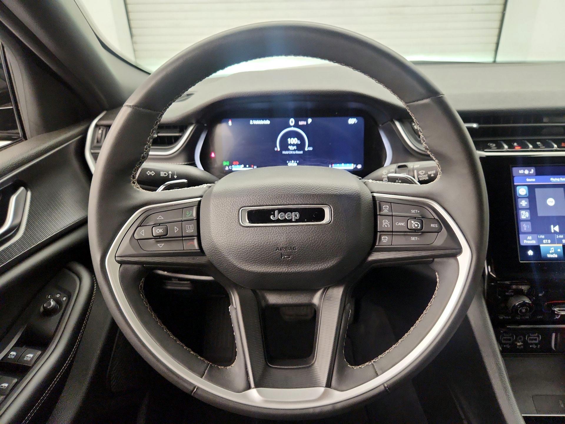 Thumbnail: 2023 Jeep Grand Cherokee - 10