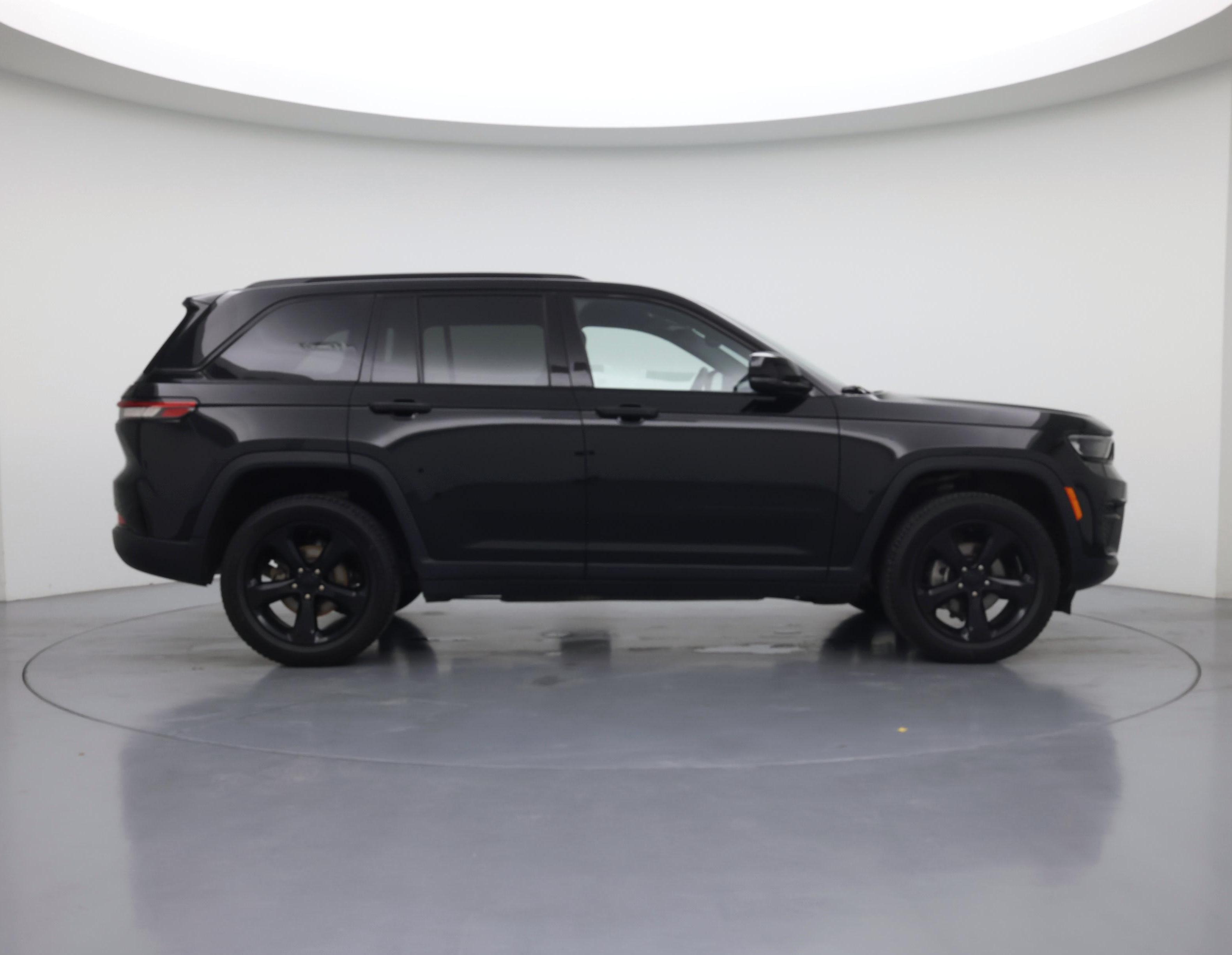 Thumbnail: 2023 Jeep Grand Cherokee - 7